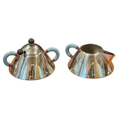 Ensemble crème et sucre post-moderne en acier inoxydable de Michael Graves pour Alessi