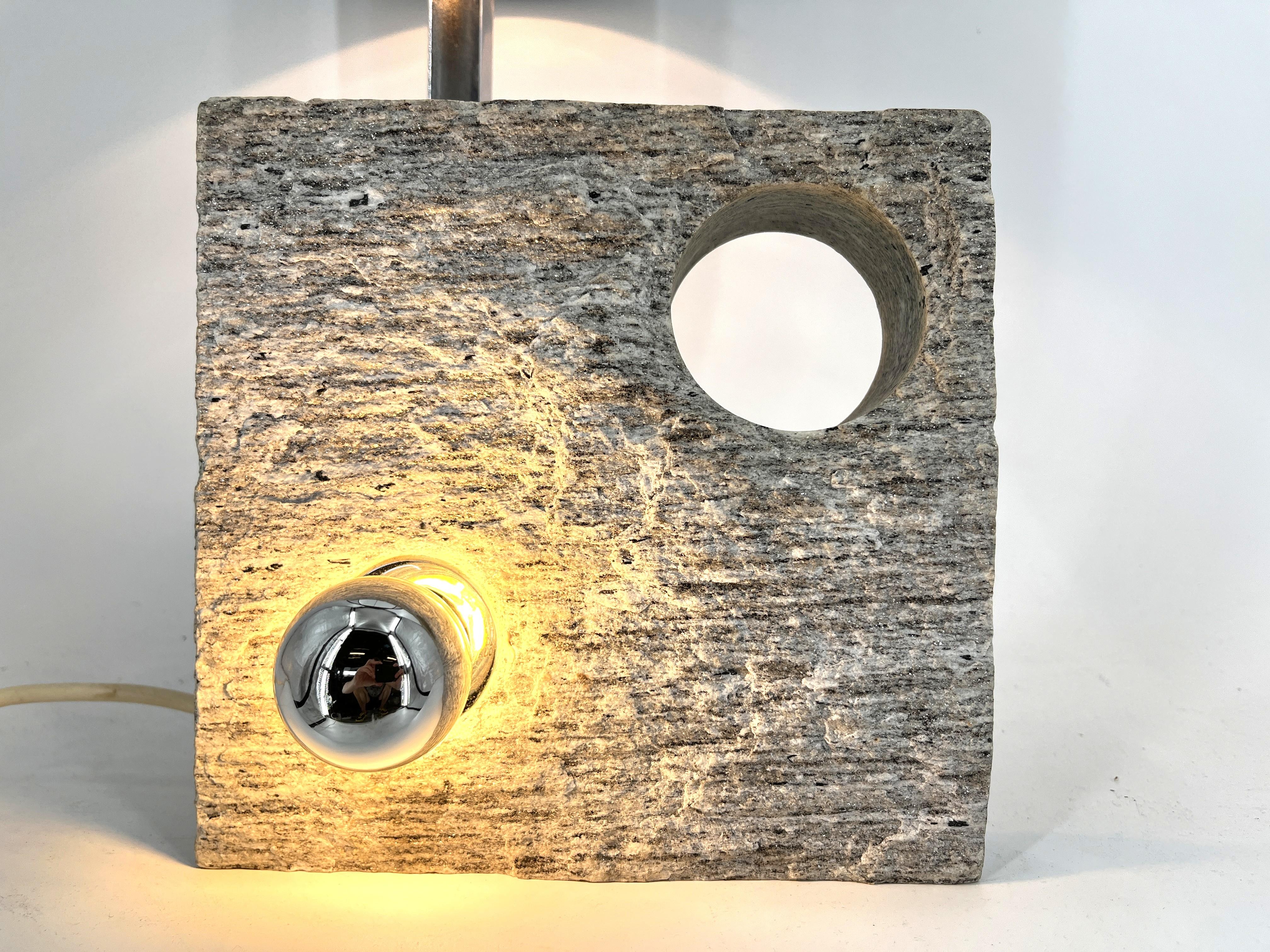 Lampe de table post-moderne A Stone, 1970 en vente 6