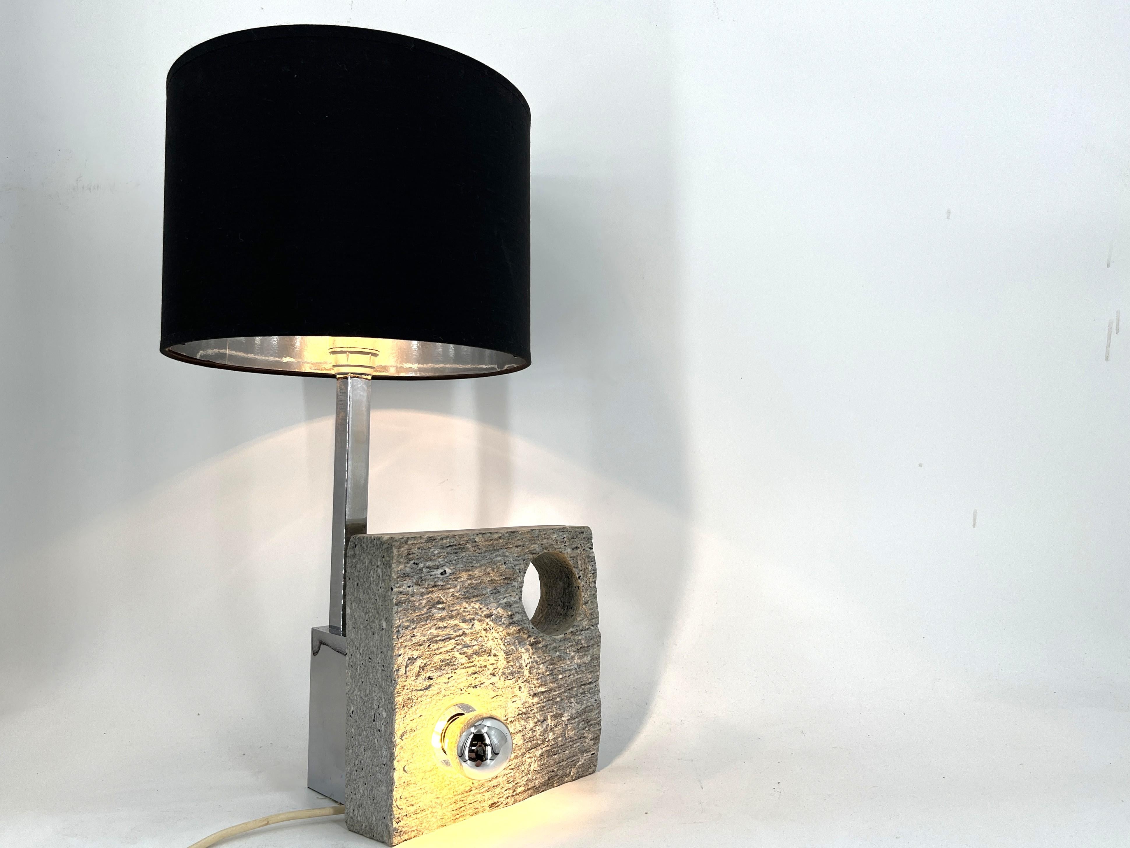 Lampe de table post-moderne A Stone, 1970 en vente 2