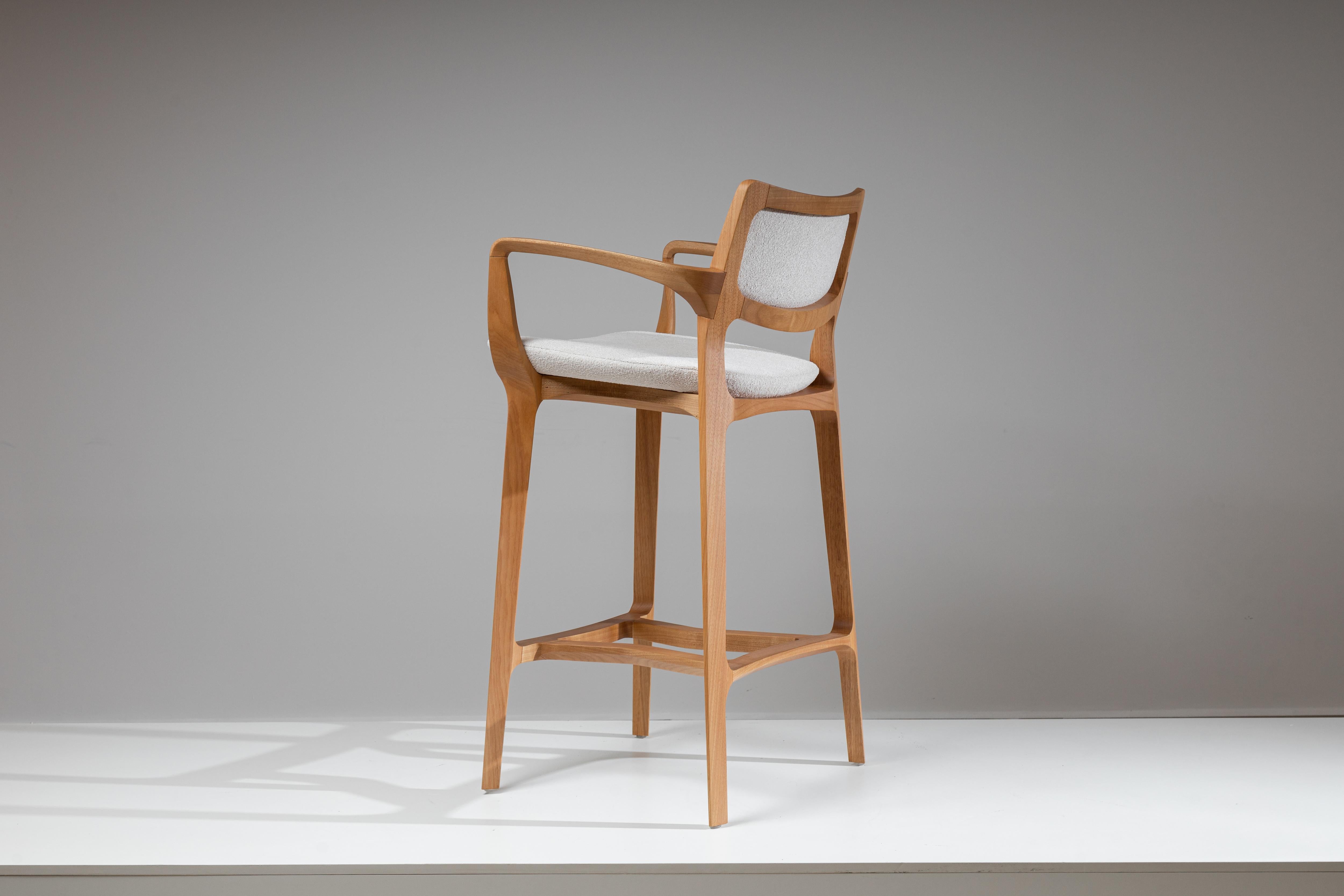 Postmoderner Hocker aus Massivholz, Rückenlehne und Sitzfläche, Theken- oder Baraufsatz im Angebot 7