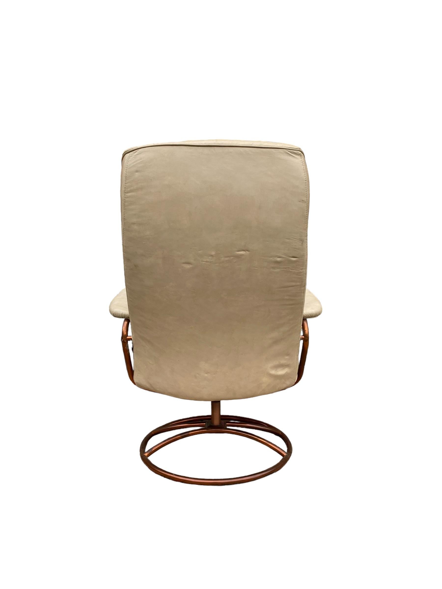 Post Modern Stressless Lounge Chair and Ottoman with copper frame In Fair Condition For Sale In Brooklyn, NY