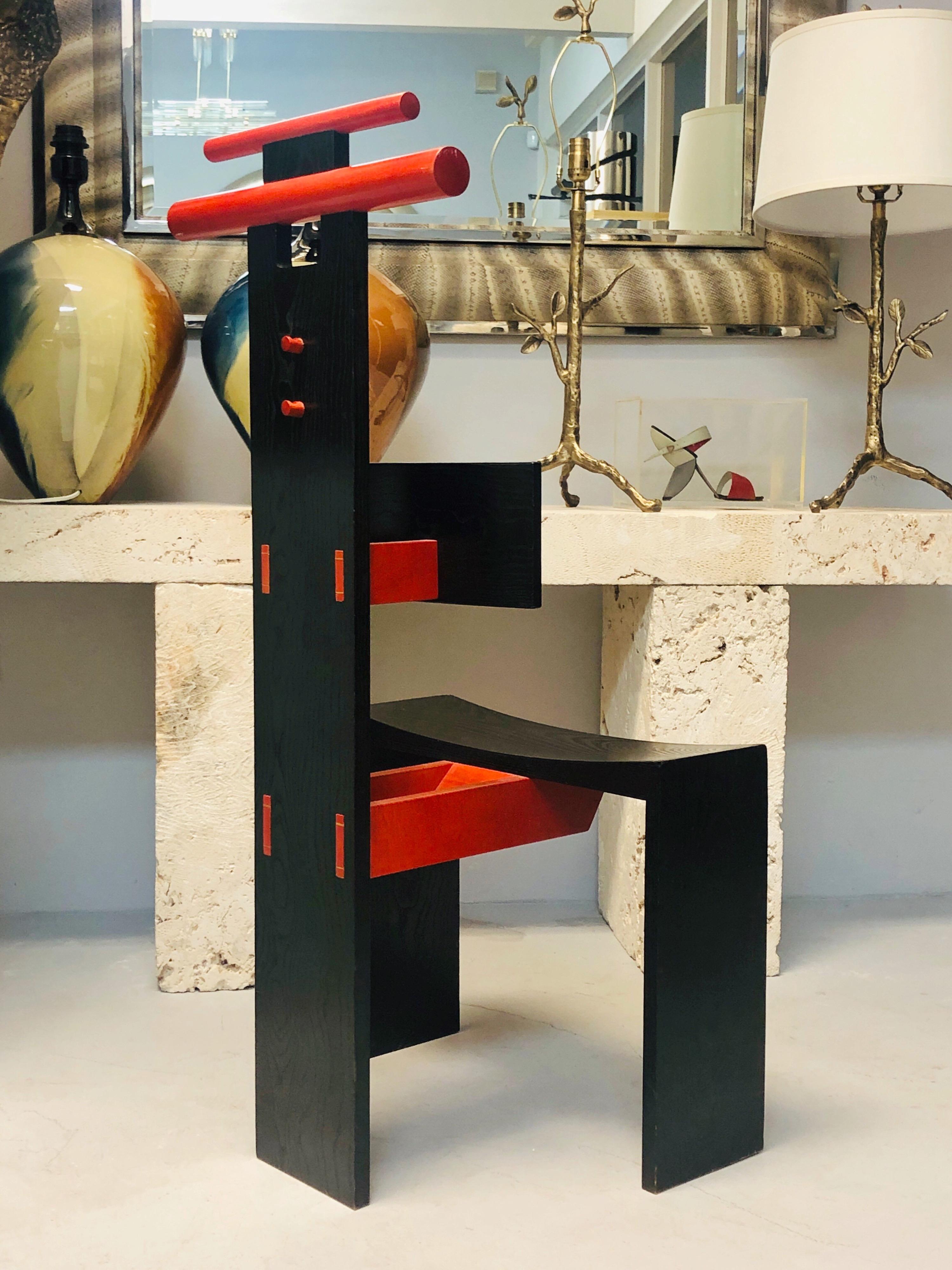 Sedia da studio postmoderna Sculpture Valet in Oak ebanizzato in vendita 2