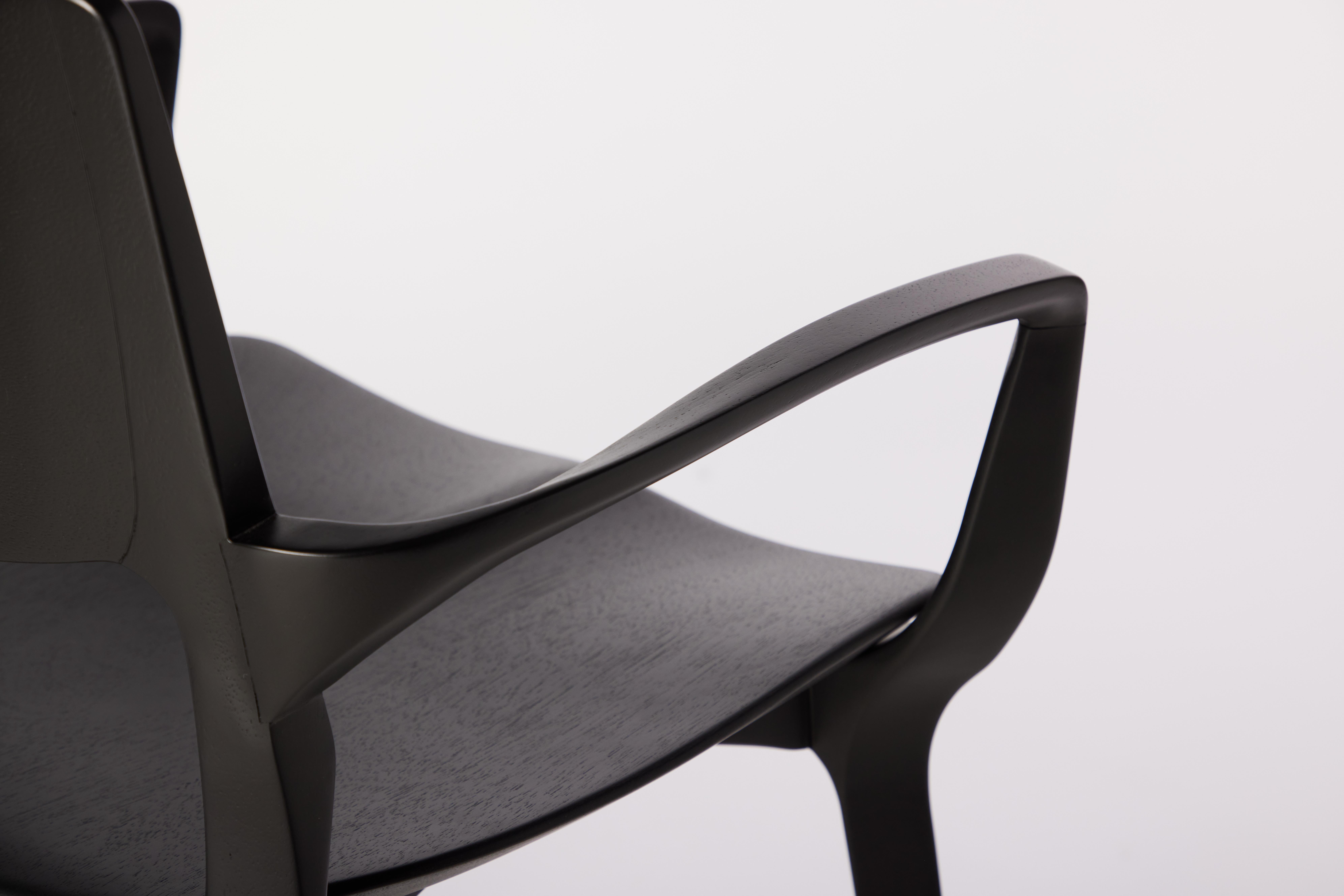 Post-Modern Style Aurora Chair in Sculpted Black Ebonized Solid Wood In New Condition For Sale In Vila Cordeiro, São Paulo