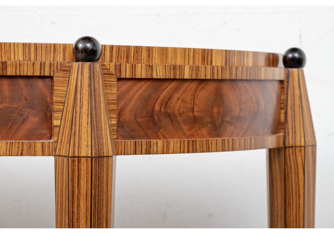 Console et miroir demi-lune de style postmoderne d'après Michael Graves Abîmé - En vente à Bridgeport, CT