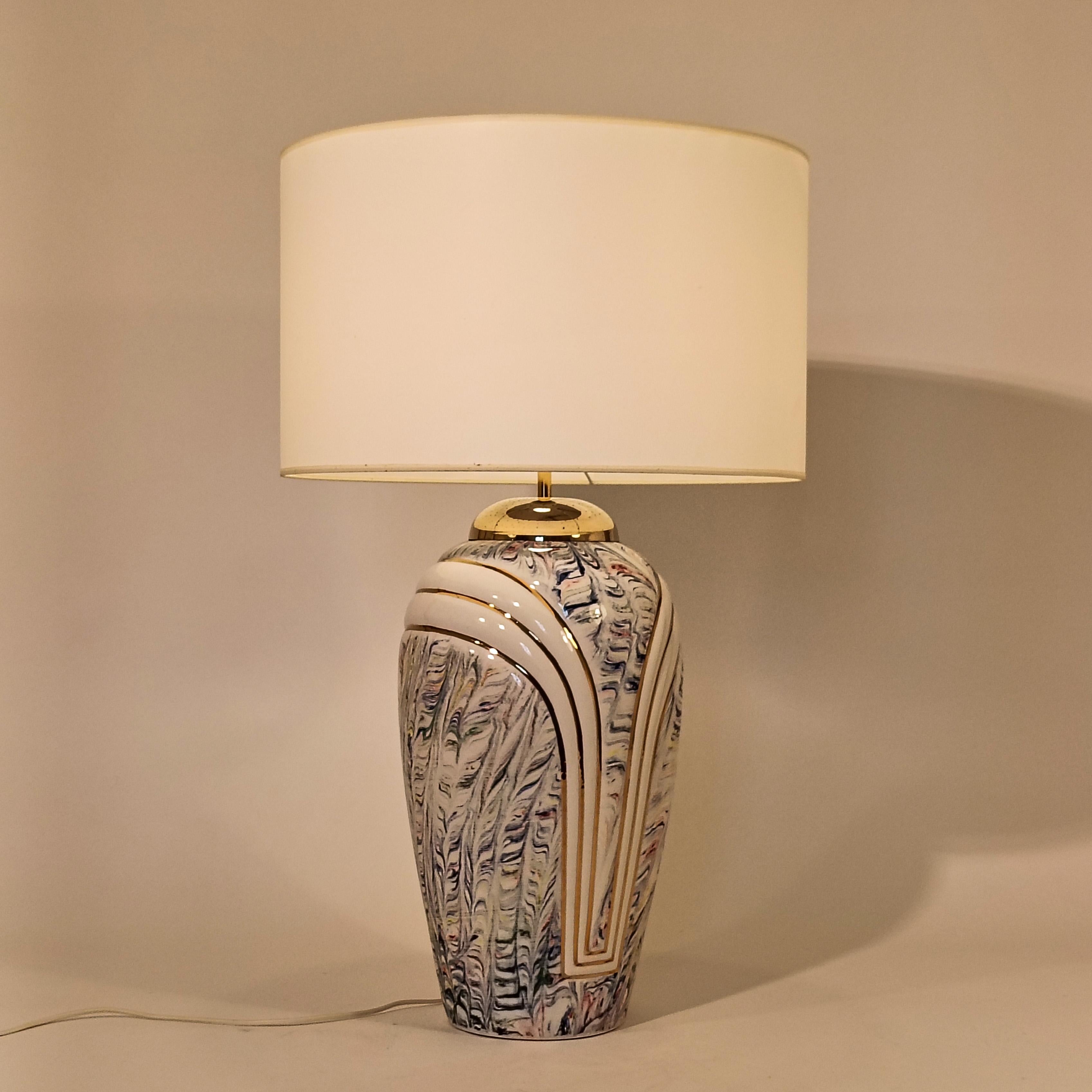Post-Modern style. Huge multicolor ceramic table lamp, Italy, 1980s In Good Condition For Sale In SANT ADRIÀ DE BESÒS, ES