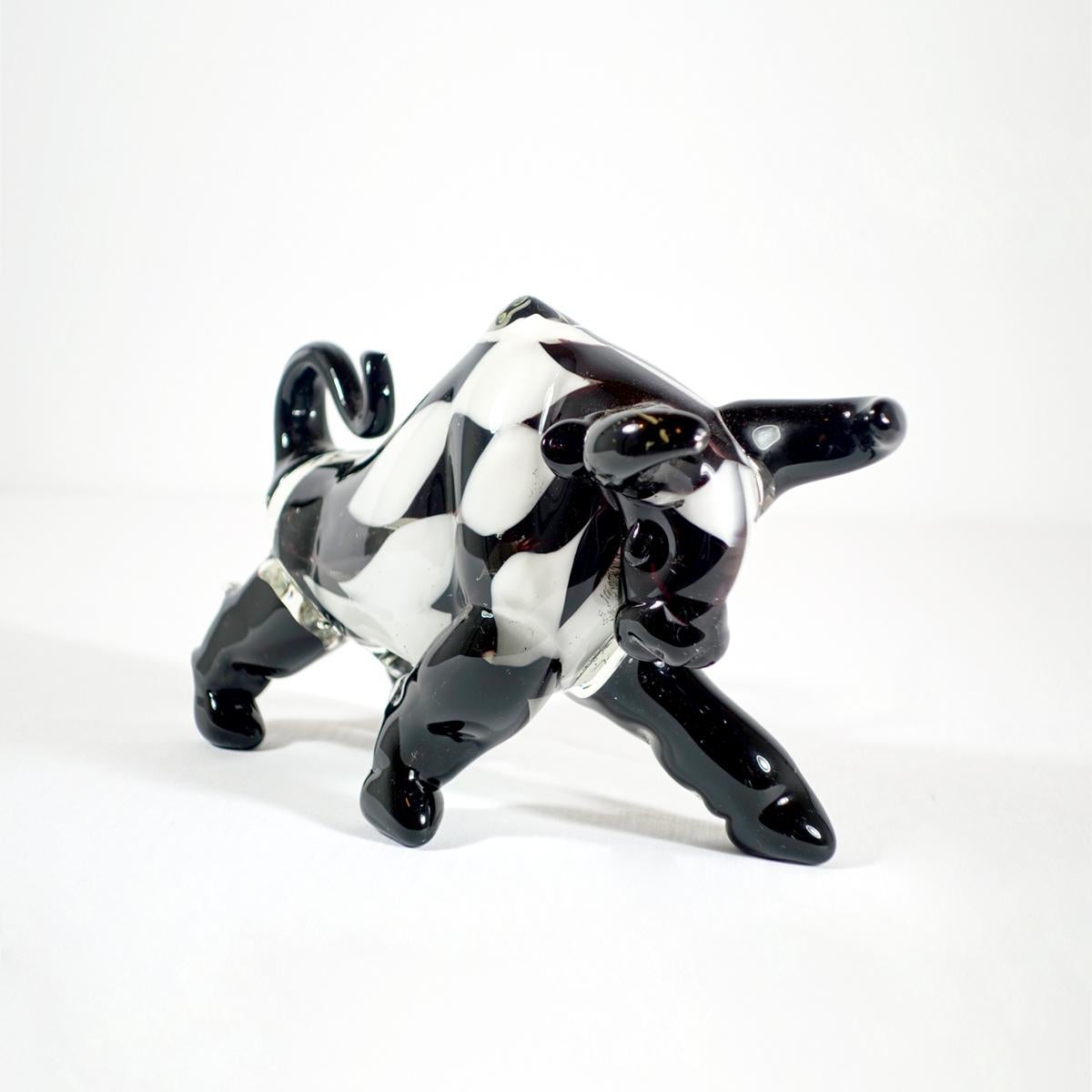 Postmodern Style Pair of Murano Glass Bulls with Checkered Pattern In Good Condition For Sale In Doornspijk, NL