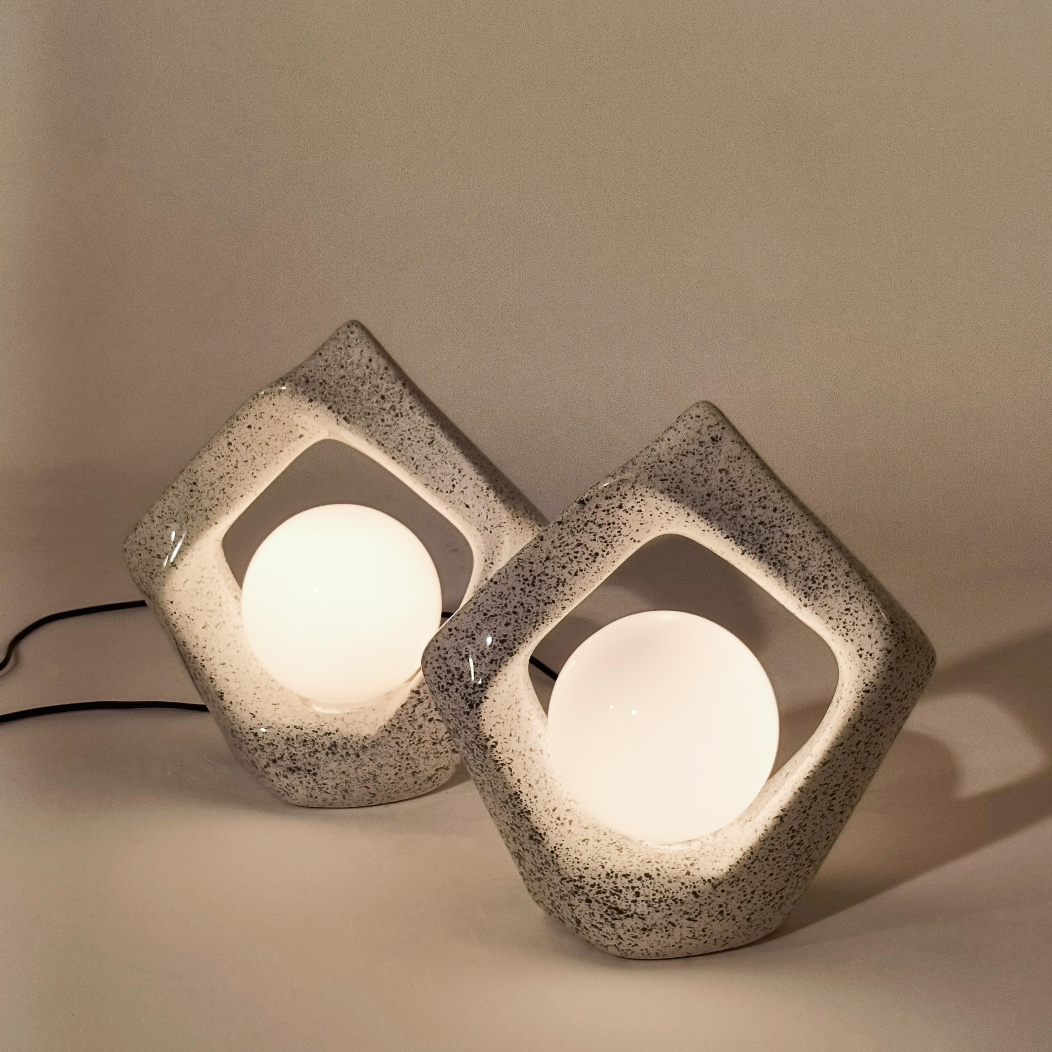 Post-Modern style. Sculptural ceramic table lamps, Spain, 1980s For Sale 1