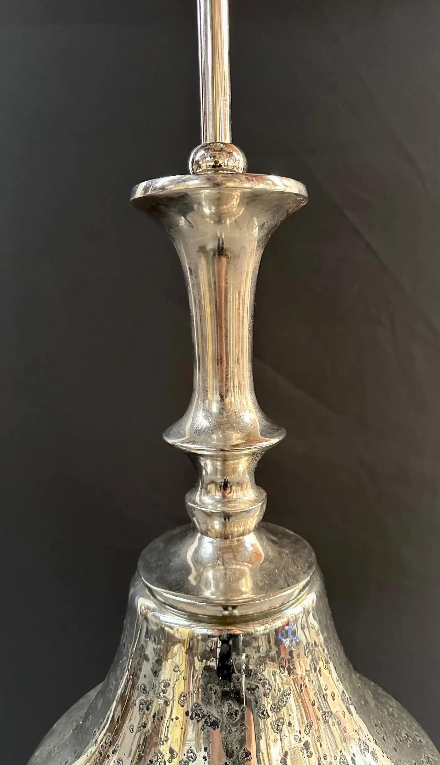 Metallo Ciondolo a cono in stile post-moderno in argento con finitura anticata, set di 3 pezzi in vendita