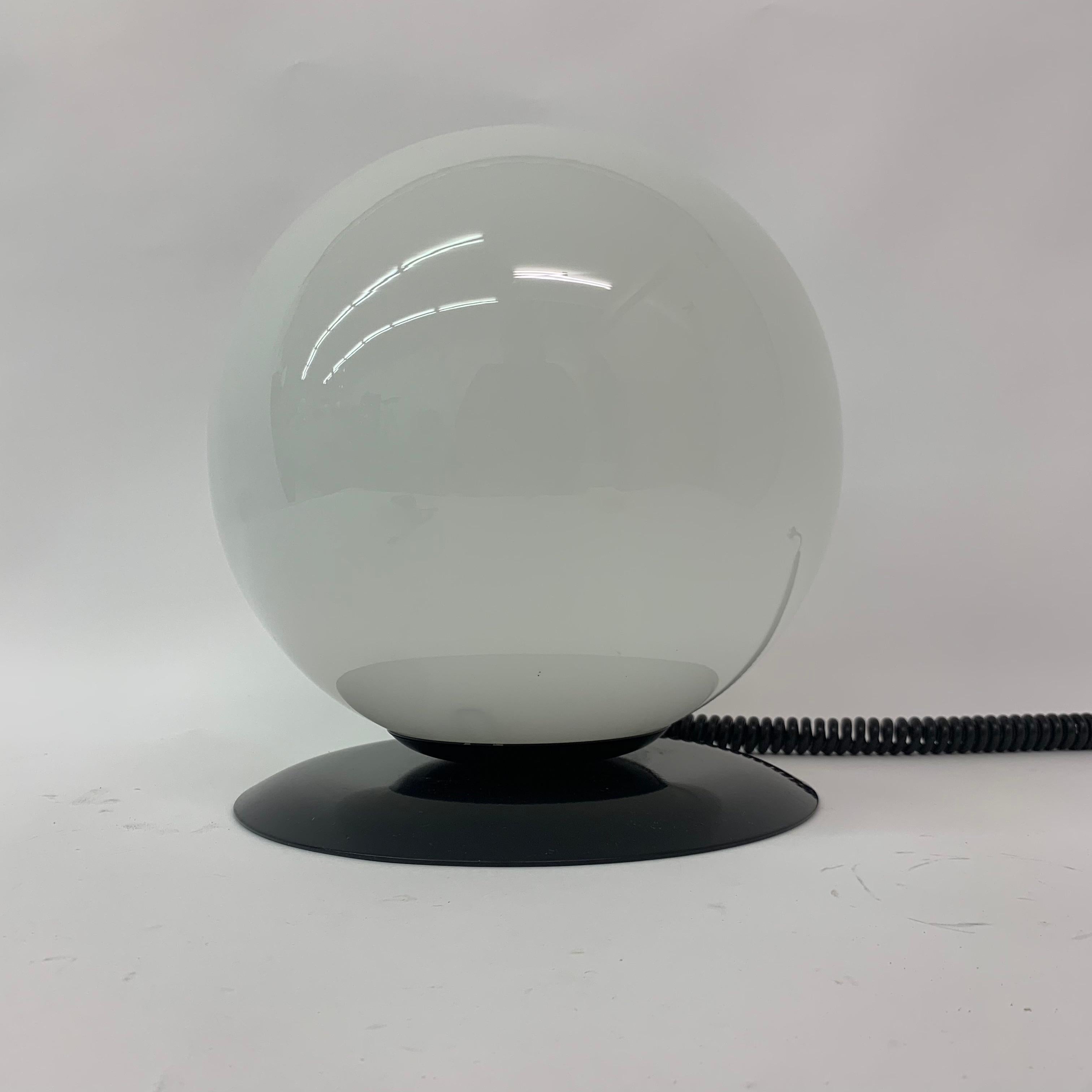 Postmoderne Lampe de table post-moderne, années 1980 en vente