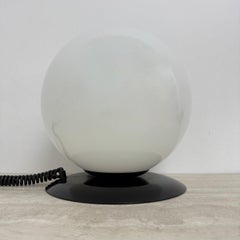 Post moderne Tischlampe Glaskugel minimalistisches Design, 1980er Jahre