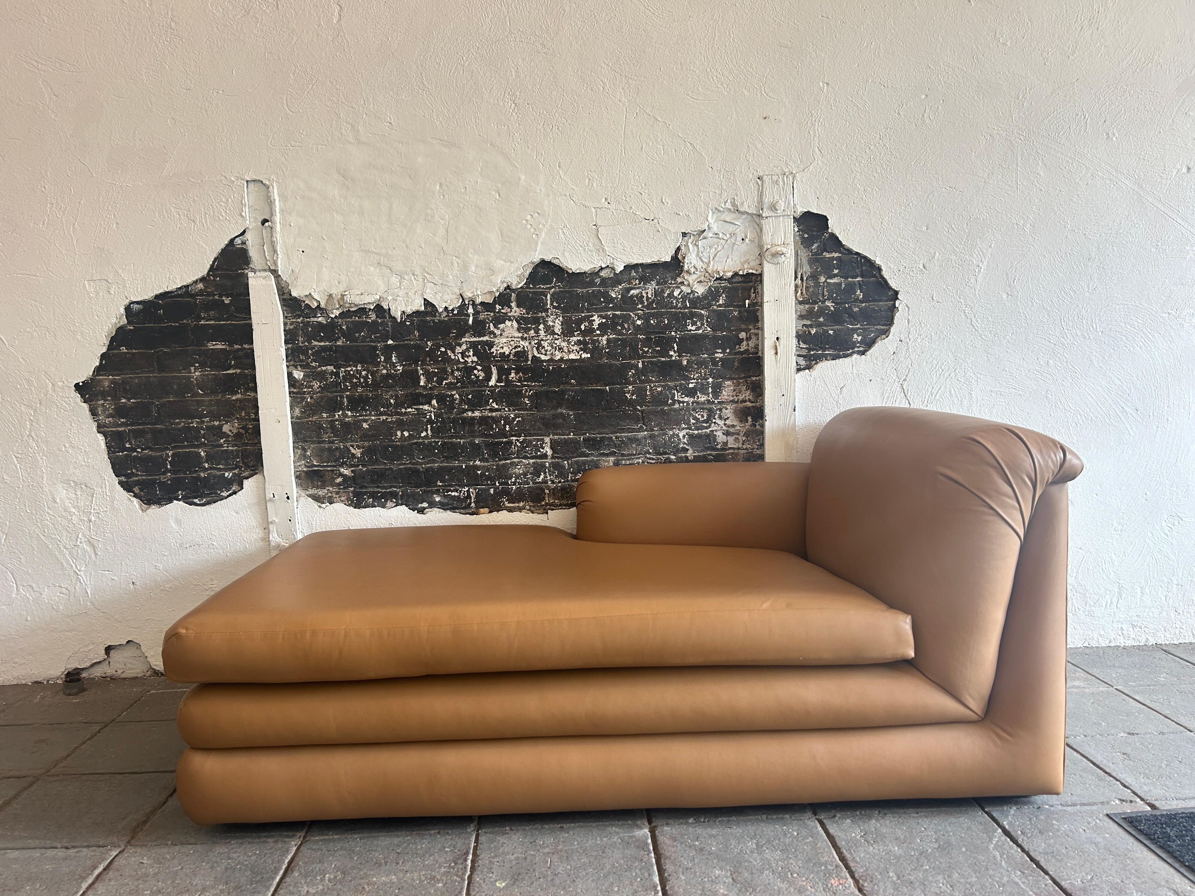 Post Modern Mid Century Tan Leather Chaise Lounge single arm Great Design. Very good condition - shows little use or wear. Great for Photo shoots or Prop use. Ready for use. Located in Brooklyn NYC.

Measures 36” W x 66” L x 27” H Seat height 16” 