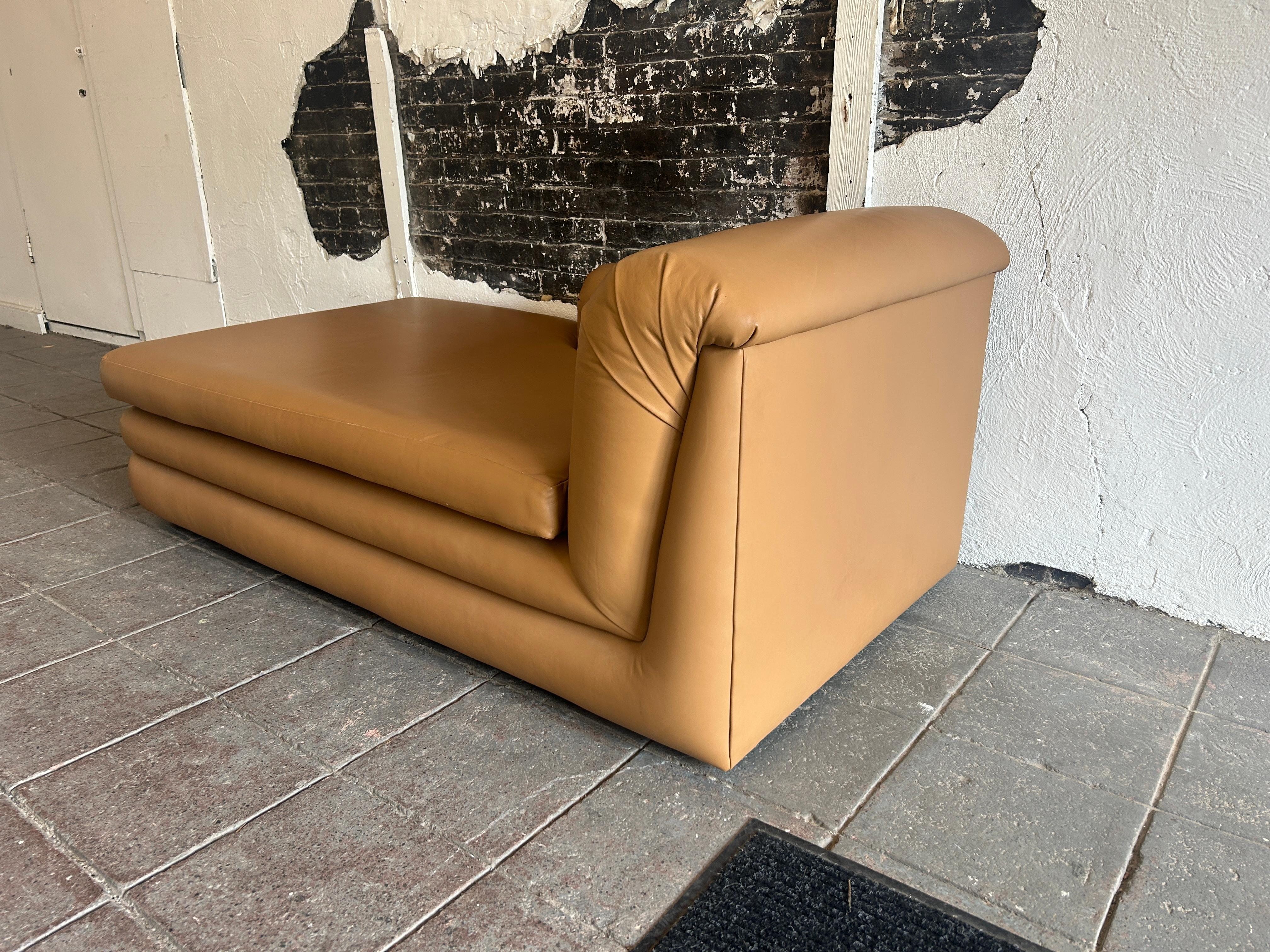 tan chaise lounge
