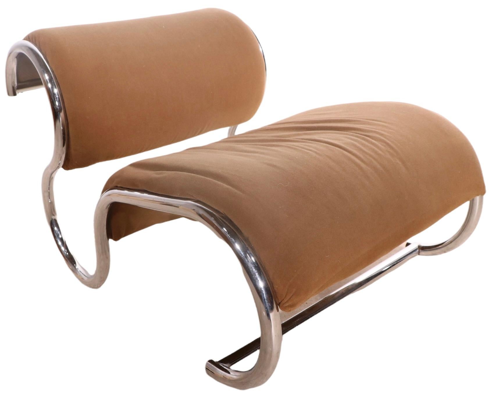 Tissu d'ameublement  Chaise longue tubulaire chromée postmoderne des années 1970  en vente
