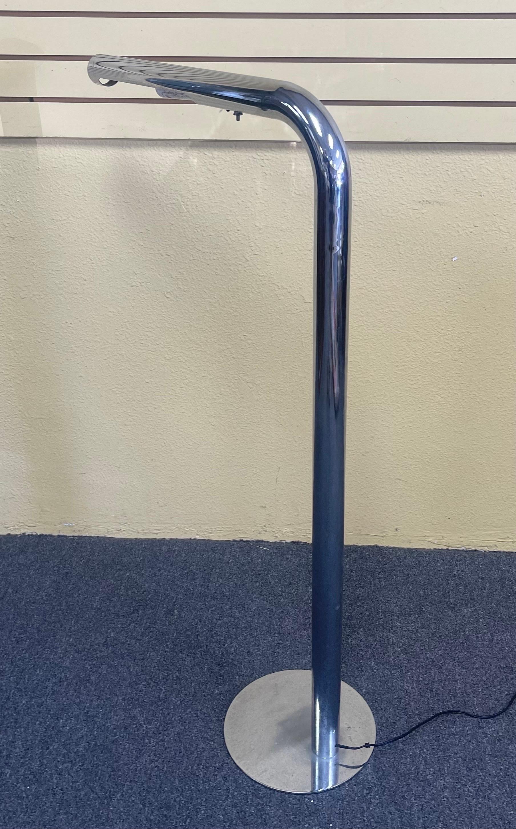 Post-Modern Tubular Floor Lamp in Chrome by Robert Sonneman For Sale 1