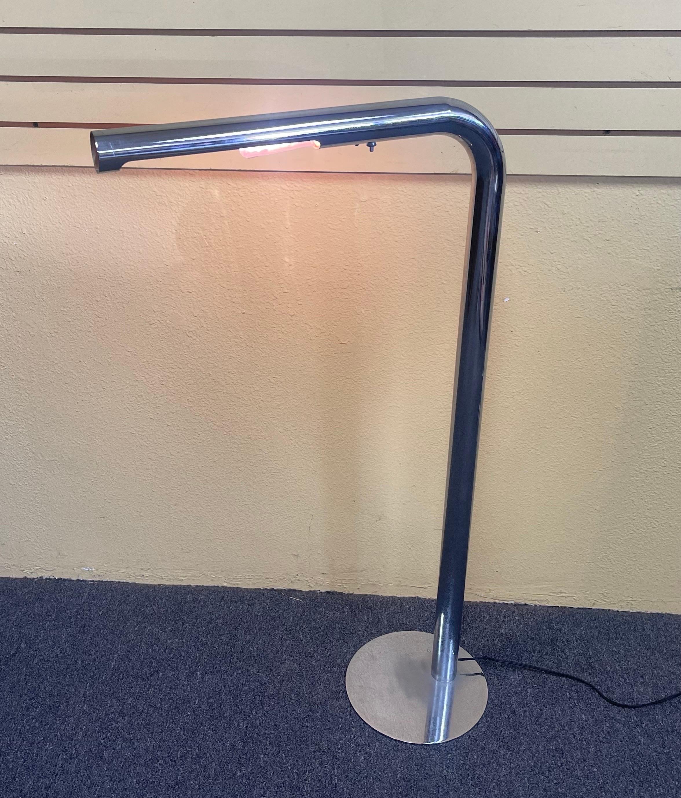 Post-Modern Tubular Floor Lamp in Chrome by Robert Sonneman For Sale 4