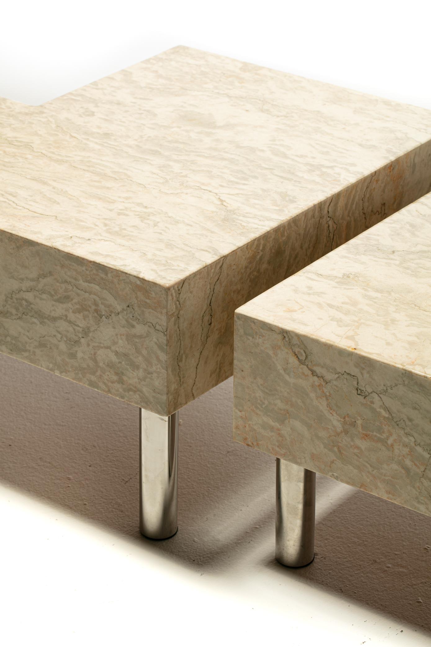 Table basse post-moderne en deux parties en marbre onyx et chrome en vente 5