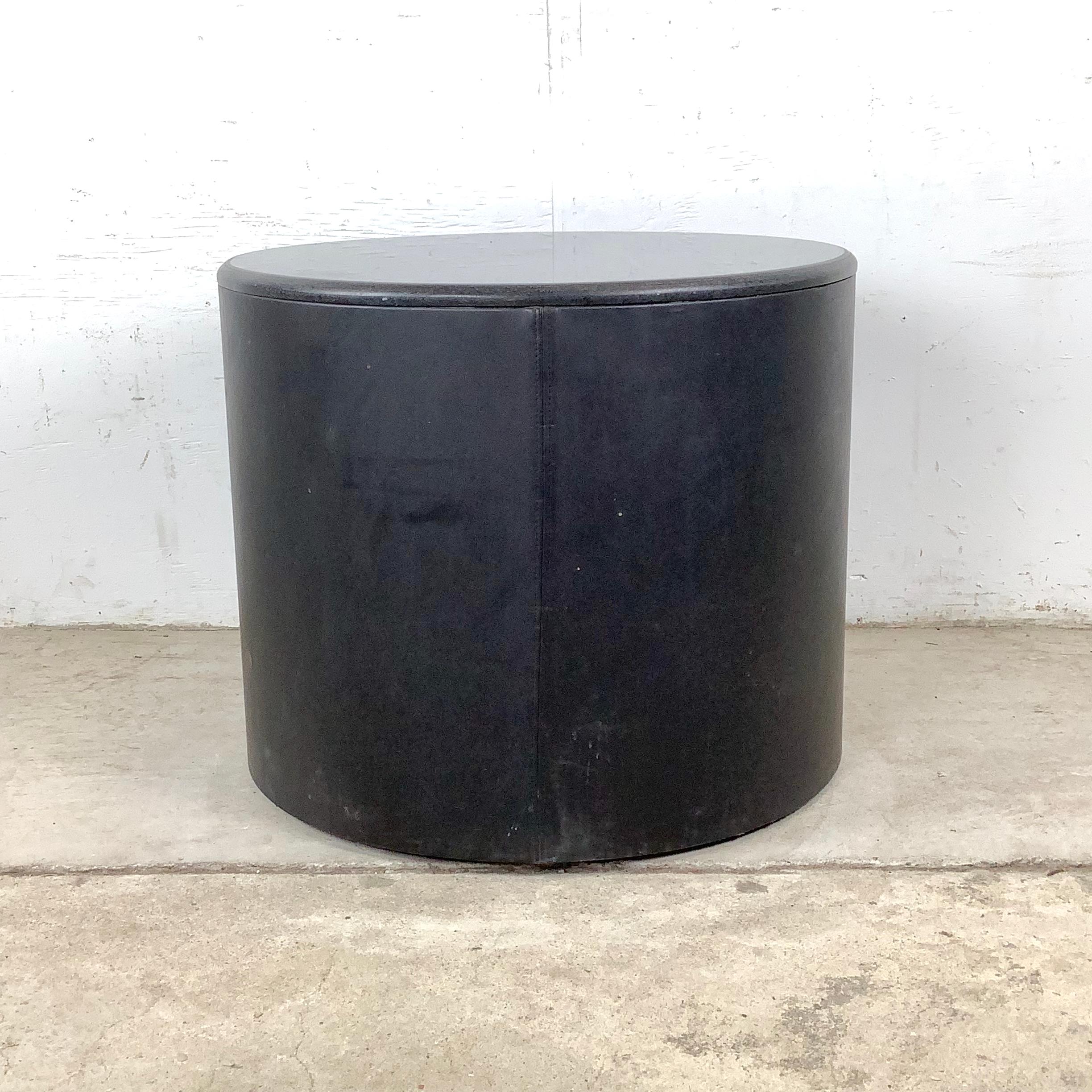 Mesa tambor tapizada postmoderna en venta 4