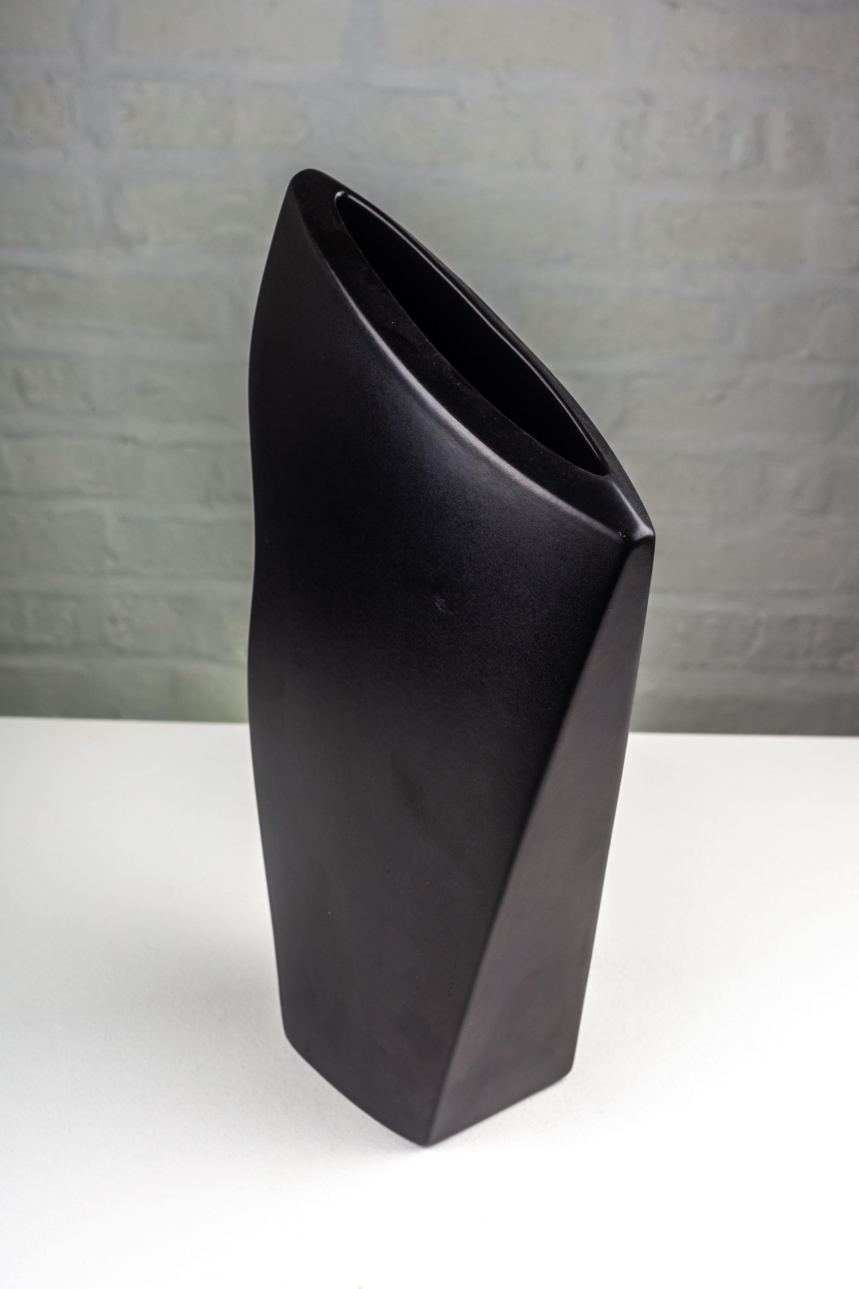 Postmoderne Vase von John Bergen Studio, signiert 1980er Jahre Kanada im Angebot 3