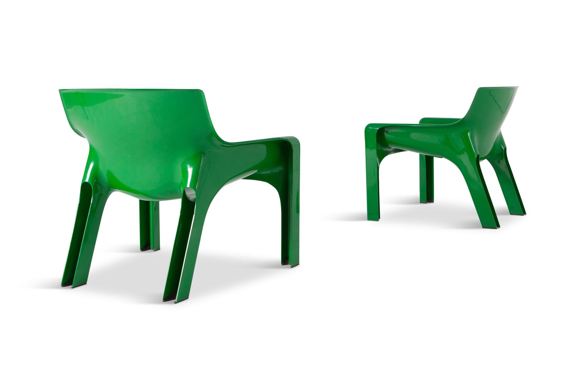 Space age Vicario lounge chairs by Vico Magistretti, produced by Artemide Milano, Italy, 1970s These nice bright green chairs show beautiful wavy lines, giving them a nice modern appearance. A rare color for this design icon.

Measures: W 72, D 66,