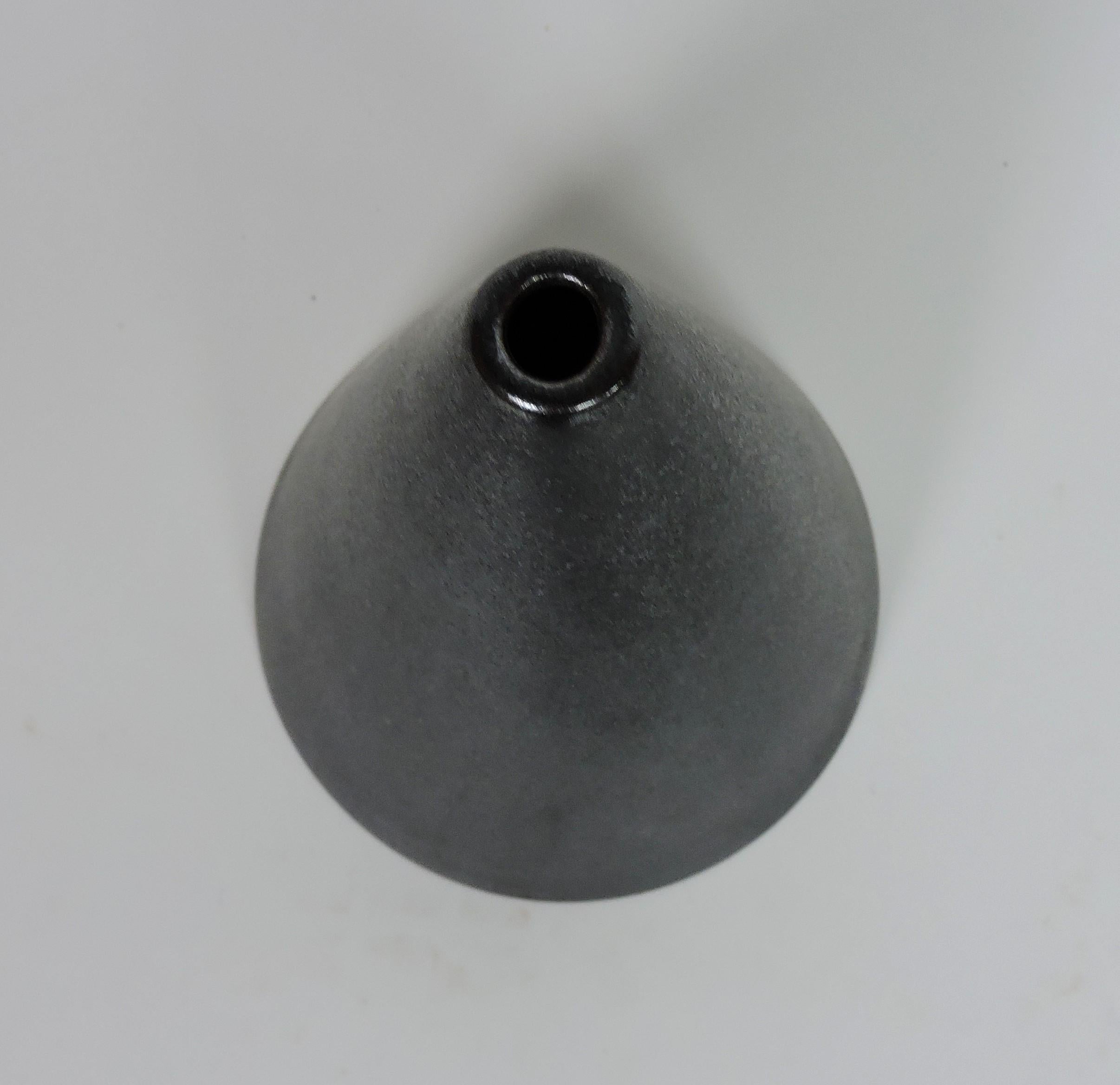 Post-Modern Post Modern Victor Carranza Minimalist Mikasa Art Pottery Ceramic Cone Vase For Sale