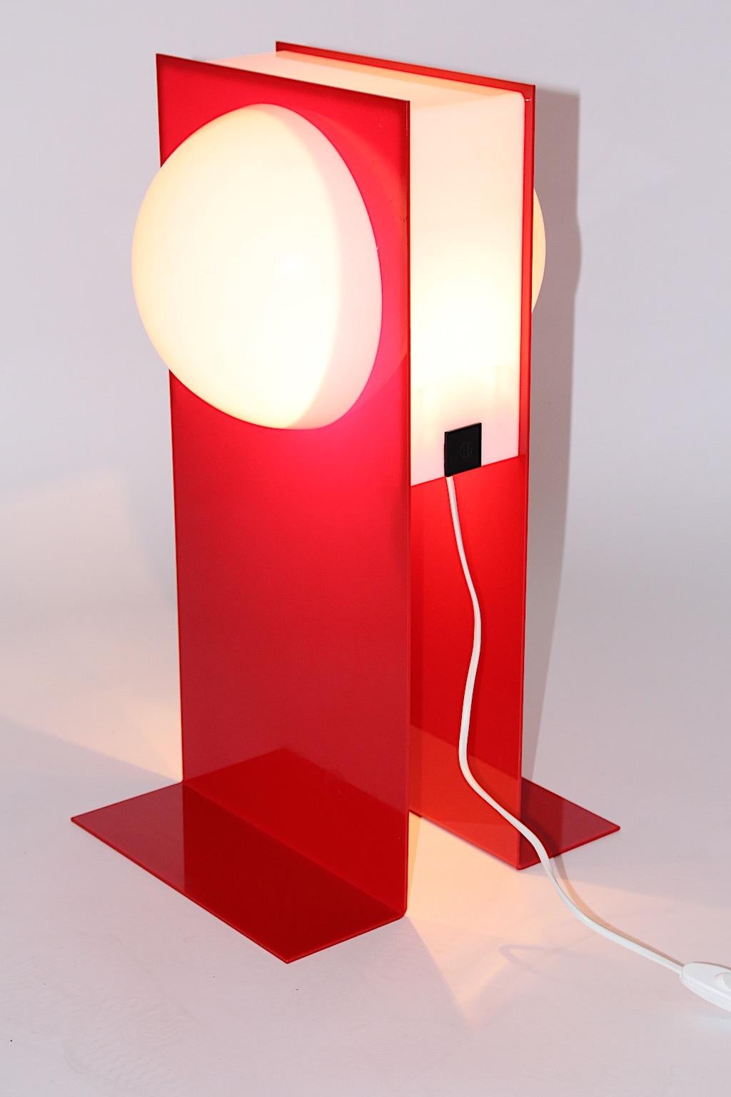 Post Modern Vintage Red White Plastic Table Lamp 1980s For Sale 1