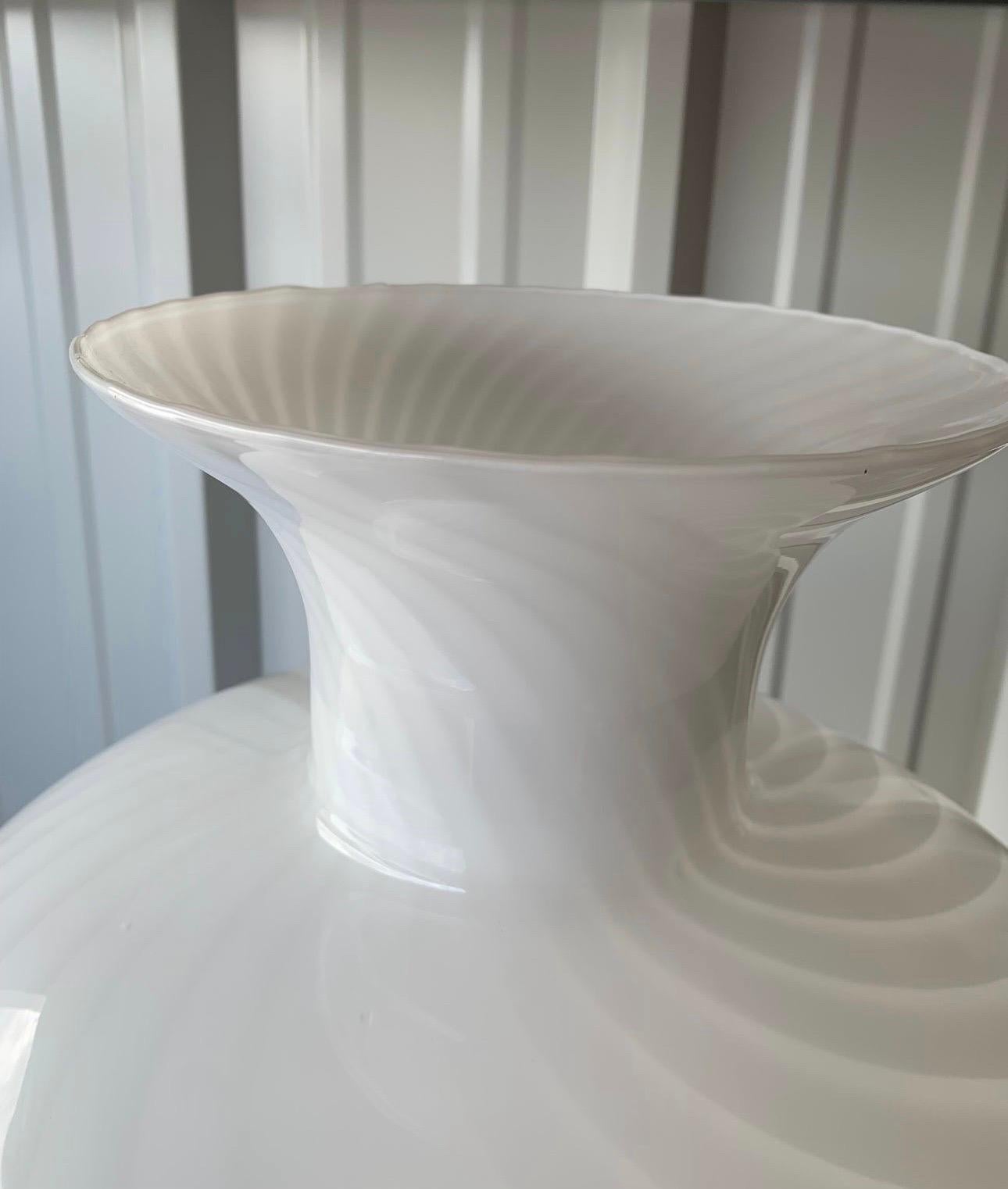 Post-Modern Vintage White Swirl Murano Style Hand Blown Glass Extra Large Vase In Good Condition For Sale In Portage, MI