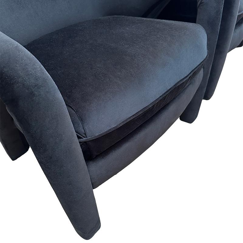 20ième siècle Paire de chaises The Modernity Kagan recouvertes de velours noir  en vente