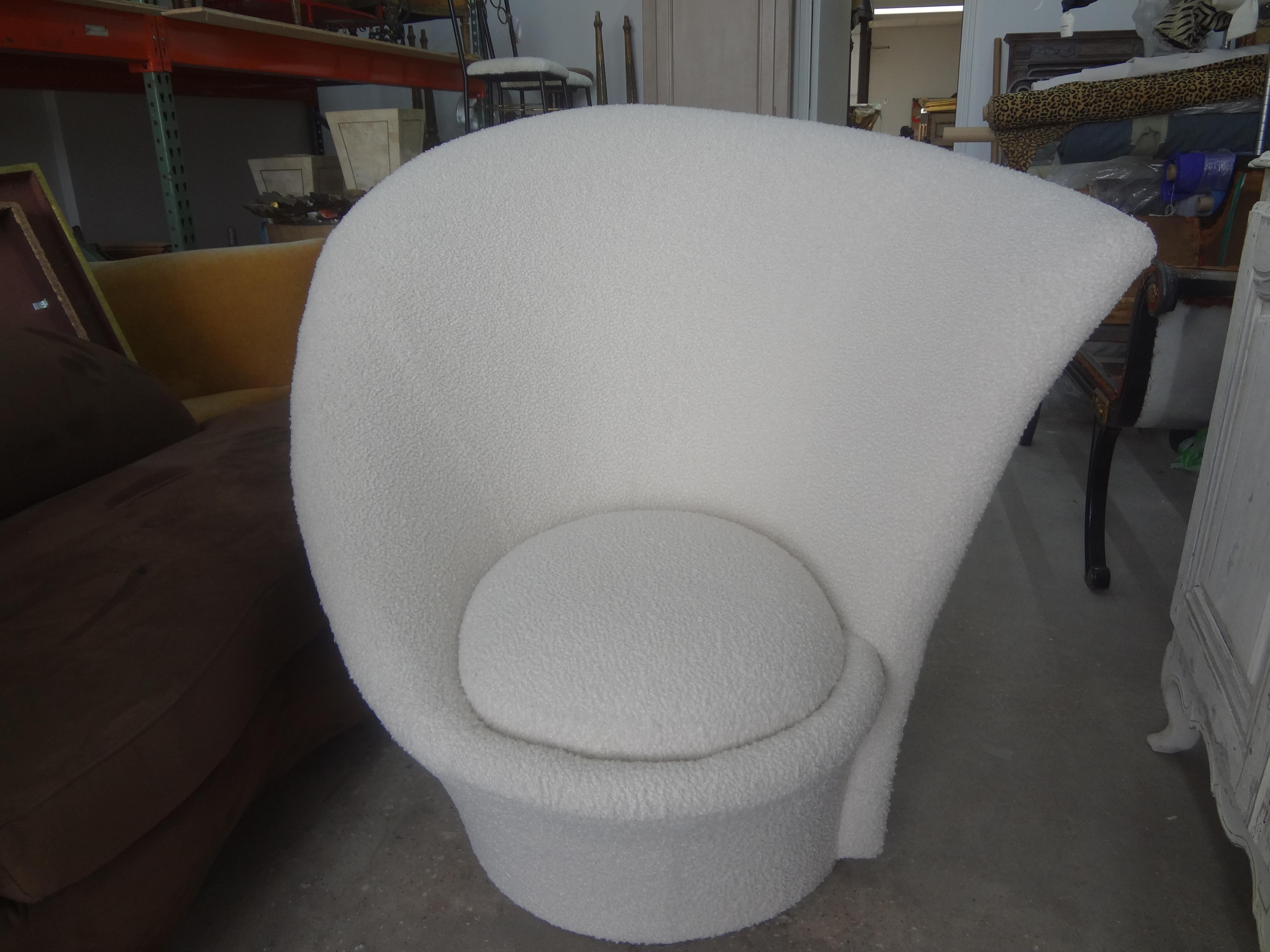 Post Modern Vladimir Kagan for Directional Style Swivel Lounge Chair For Sale 2