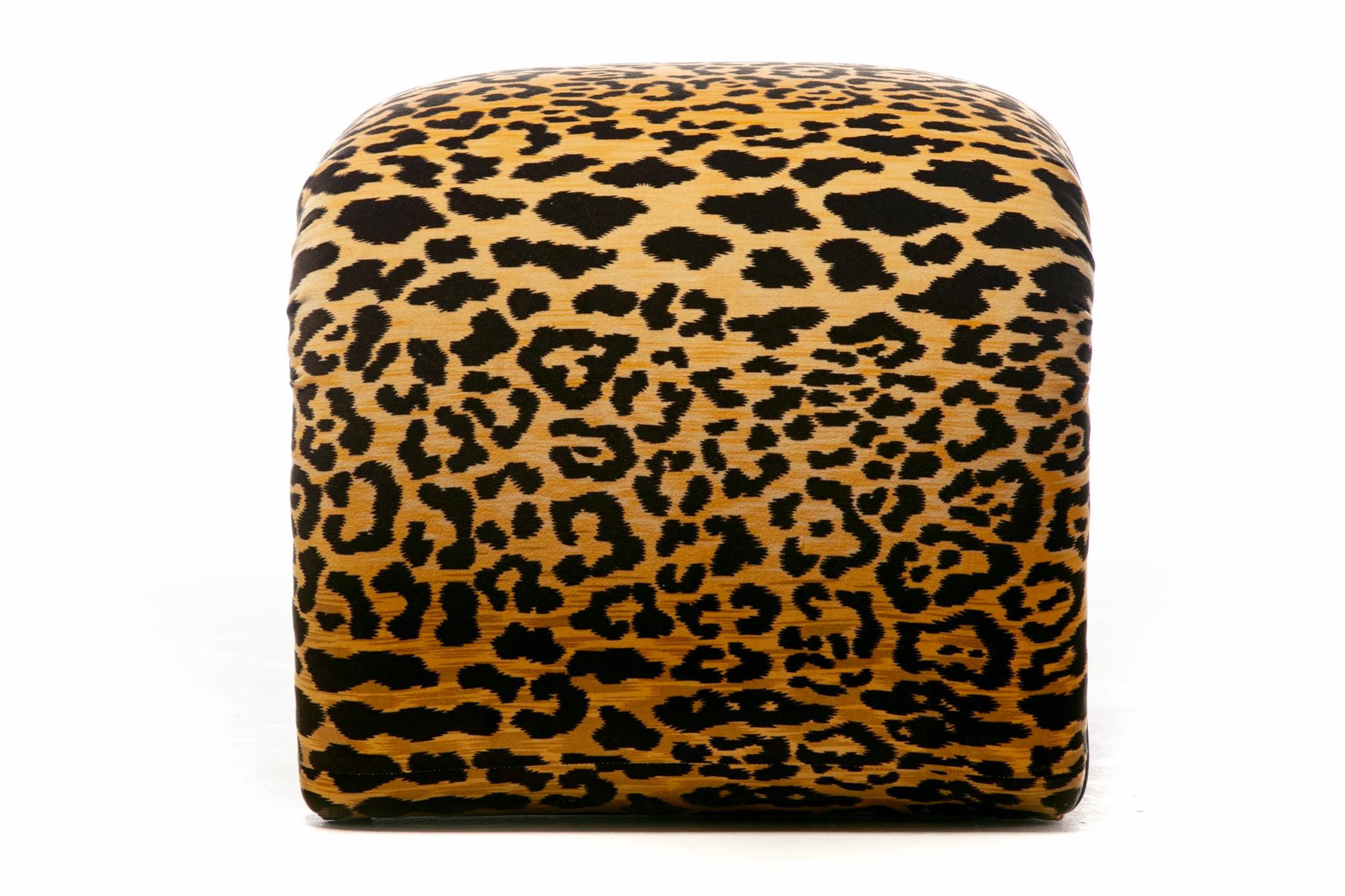 Cuir Post Modern Waterfall Bench Newly Upholstered in Leopard Velvet c. 1980 en vente