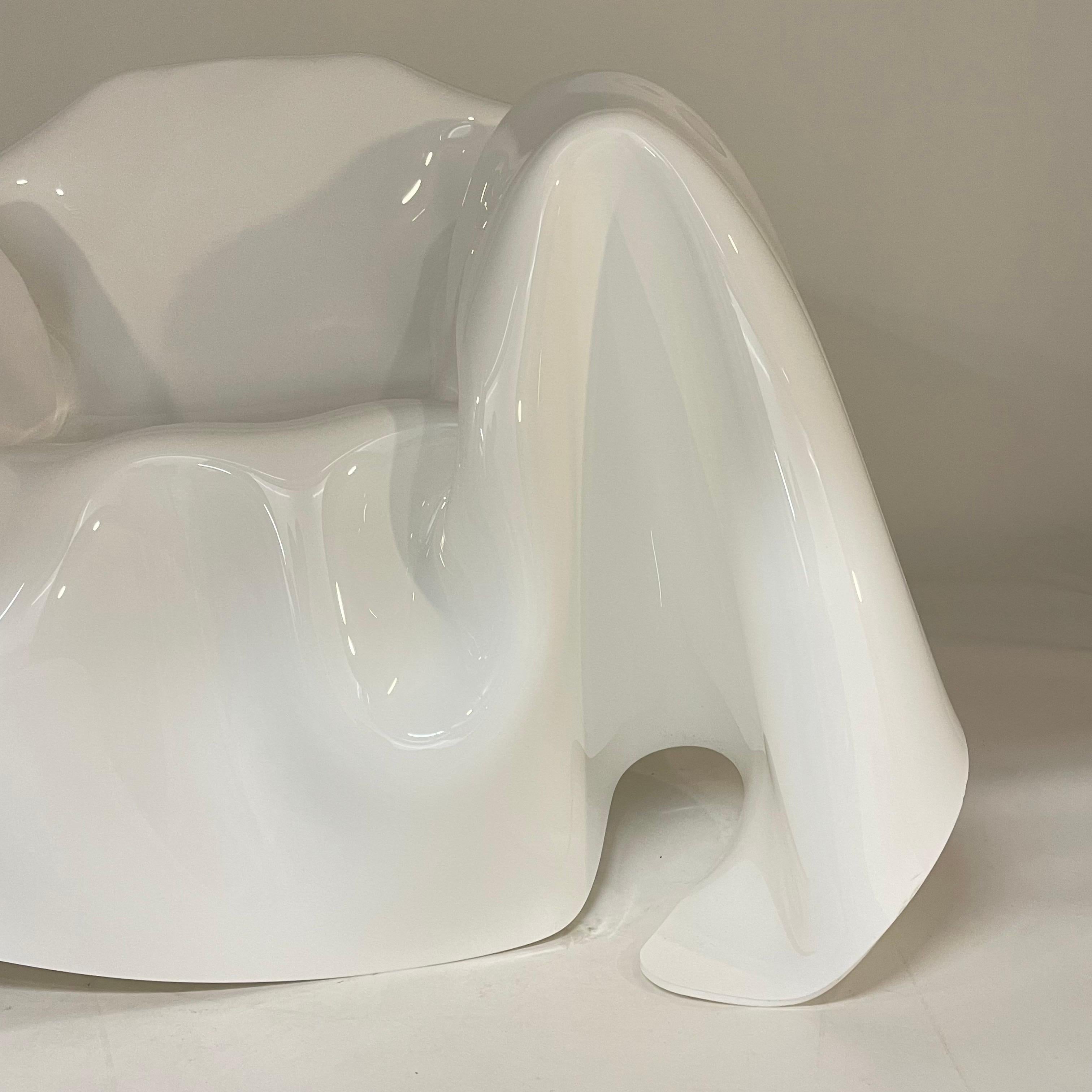 Postmoderner weißer Acryl Lucite Trompe L'oeil Taschentuch- Ghost Chair, 1980er Jahre im Angebot 4