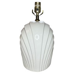Post Modern Weiße Keramik Muschel Grotto Motiv Tischlampe - 1980s
