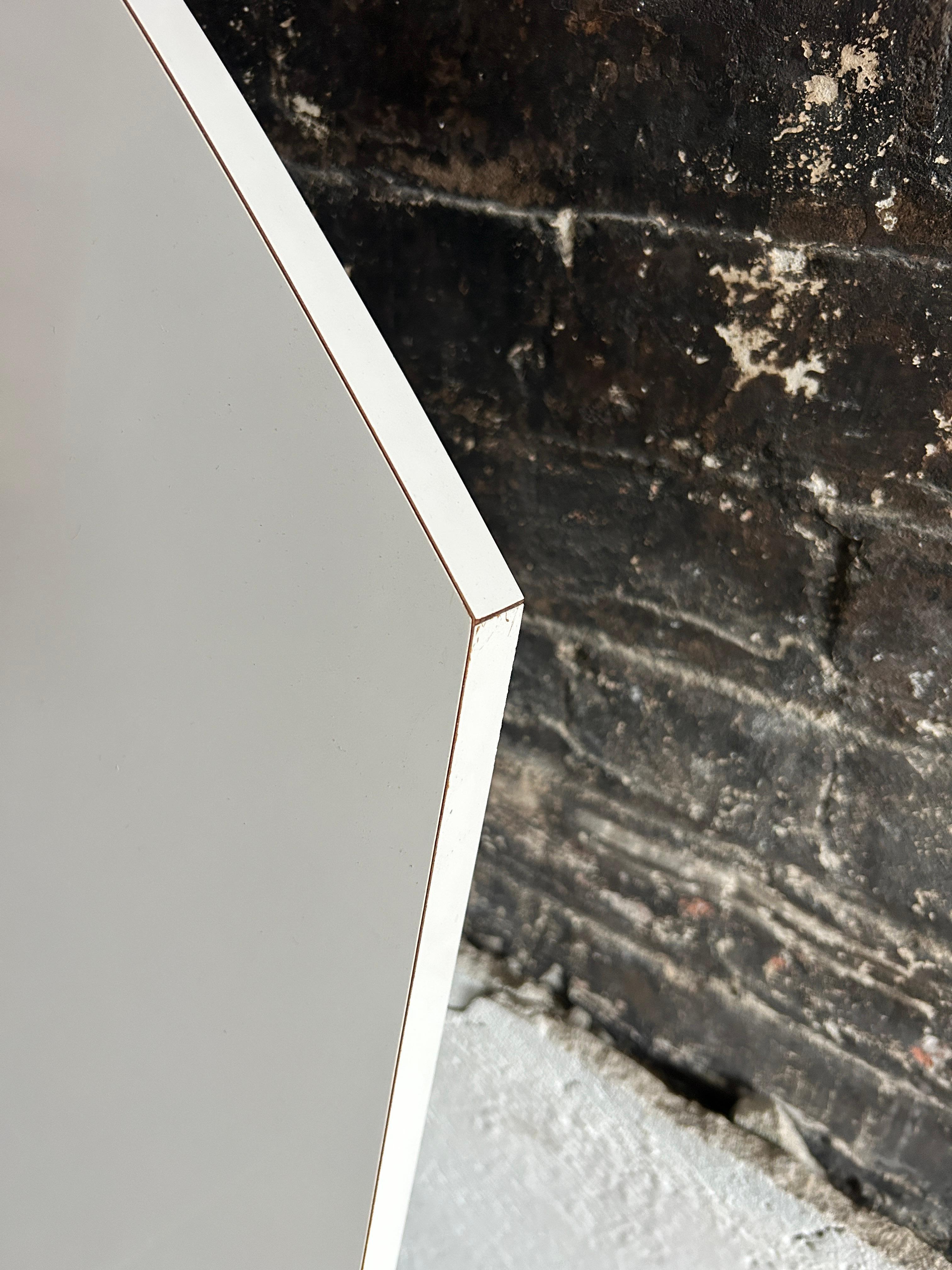 Americano Testata del letto da una piazza e mezza moderna in laminato lucido bianco semplice e curvo in vendita
