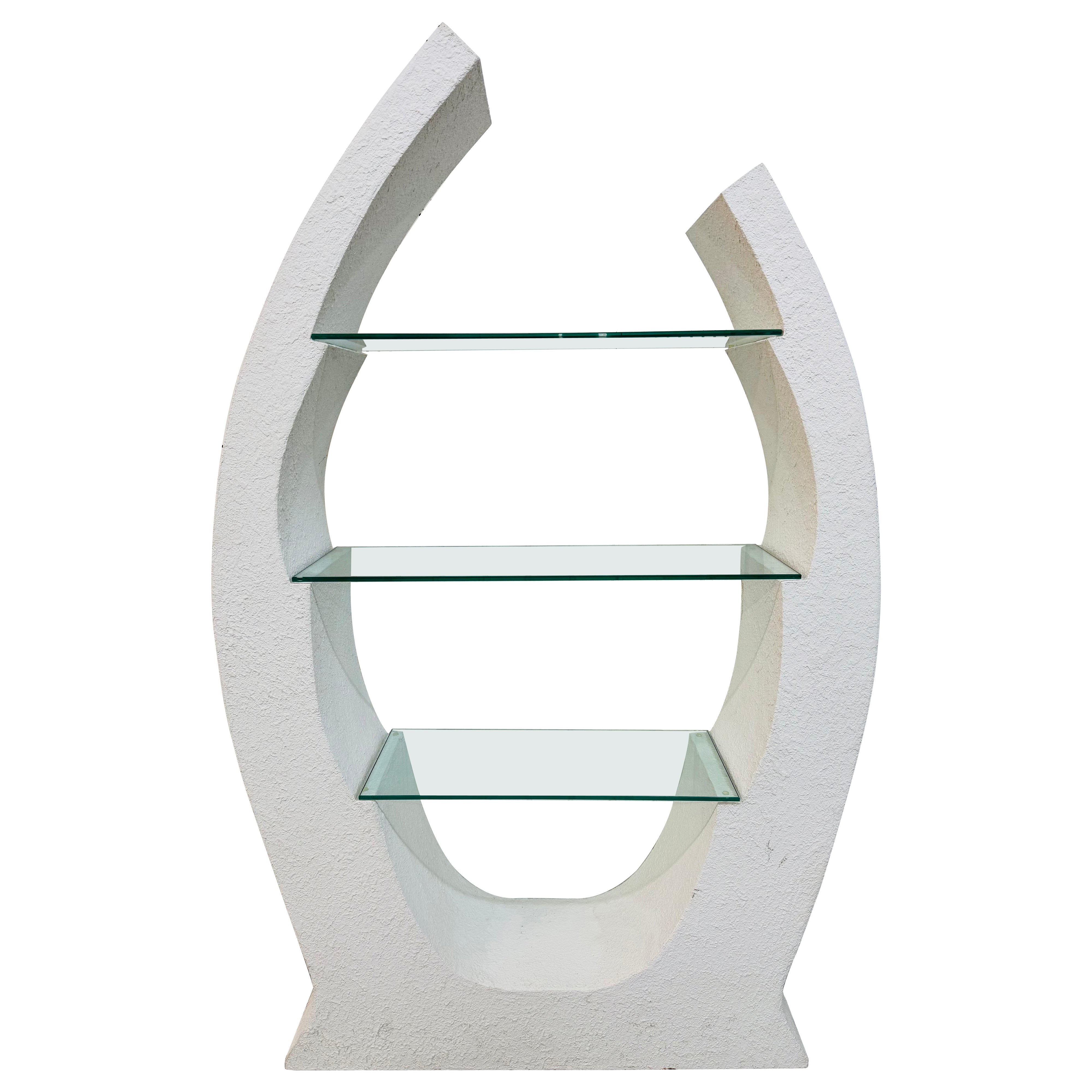 Étagère postmoderne sculptée en stuc blanc