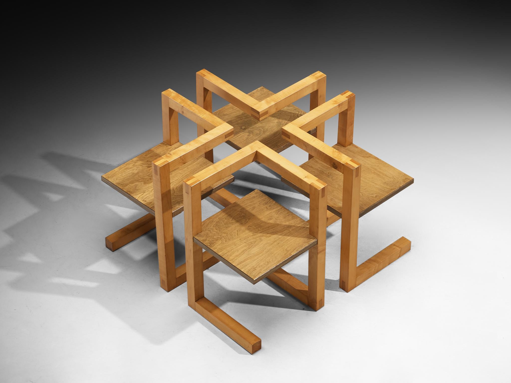 Néerlandais Ensemble de salle à manger post-moderne Willem Noyons avec table et chaises en Wood en vente