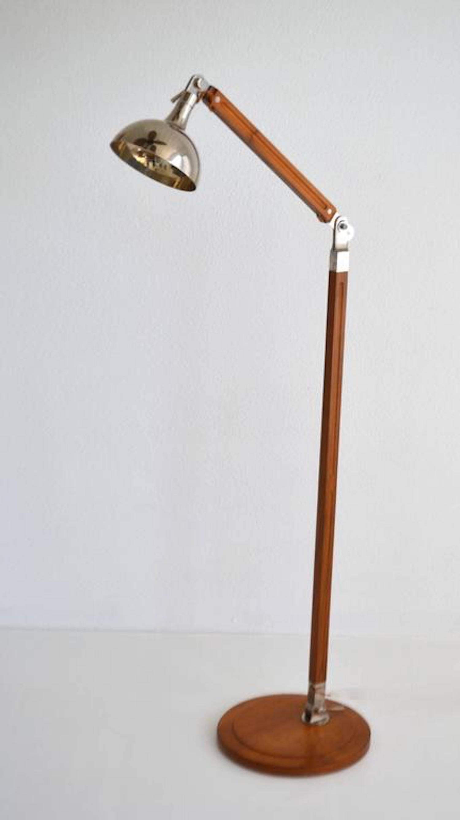 articulating floor lamp