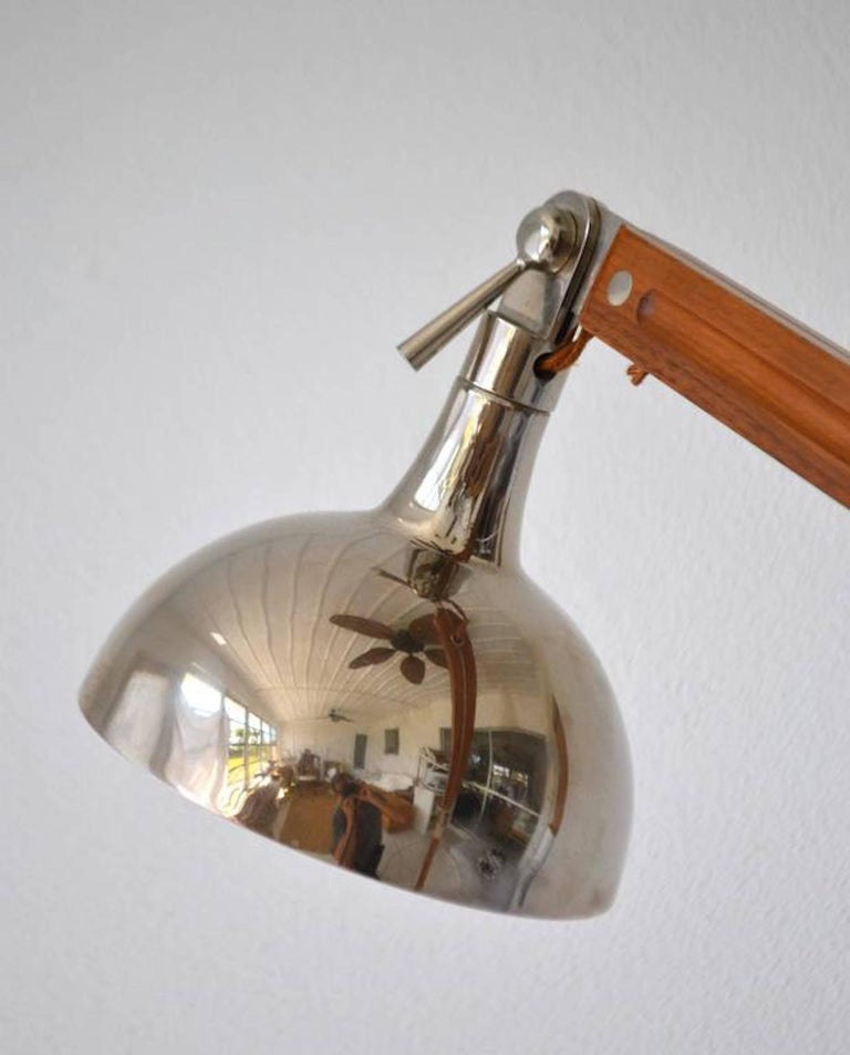 Articulating Floor Lamp