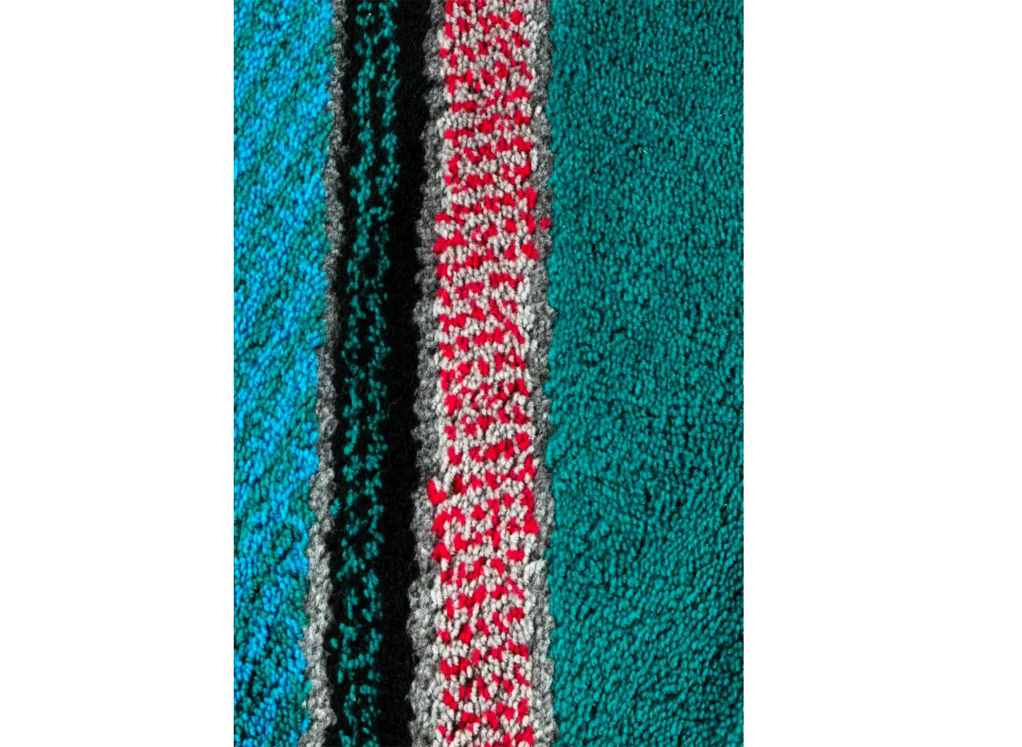 Postmoderner dickfloriger Teppich im Memphis-Stil von Gianni Erba für die Trend Collection'S der Home Decor Group. Etikettiert. Hergestellt in Italien um 1980. Guter Vintage-Zustand. Das Hotel liegt in Brooklyn NYC.

Abmessungen: L 87,5