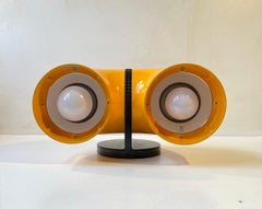 Sconce a parete a doppia linea gialla postmoderna di Ole Pless per Nordisk Solar, anni '70