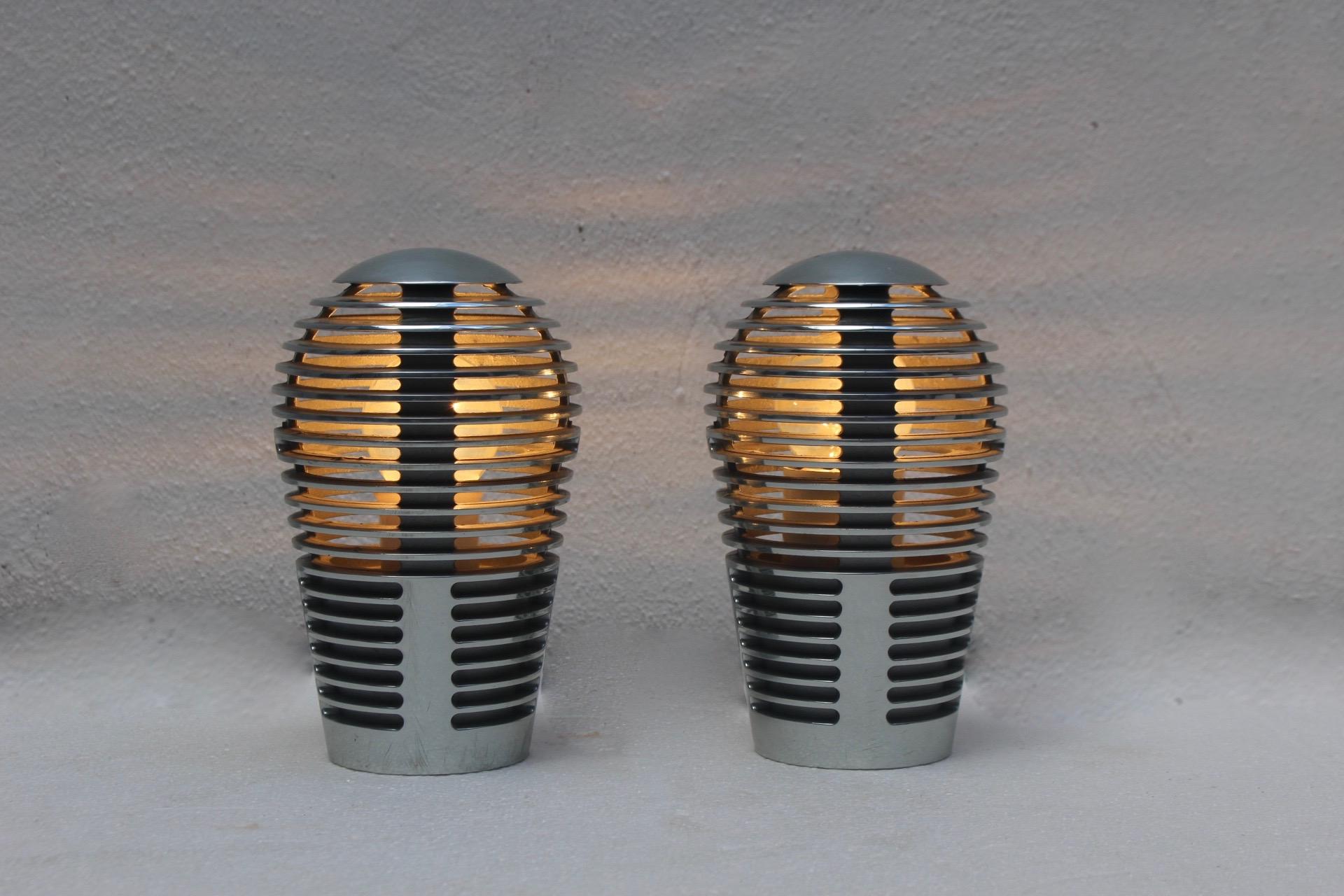 Iconic and sculptural pair of Postmodern Zen table lamps designed in Barcelona, Spain in 1984 by the Devesa Brothers, Sergi and Oscar for Metalarte.
They have been re-electrified.
The set remains in very good vintage condition, with only a few