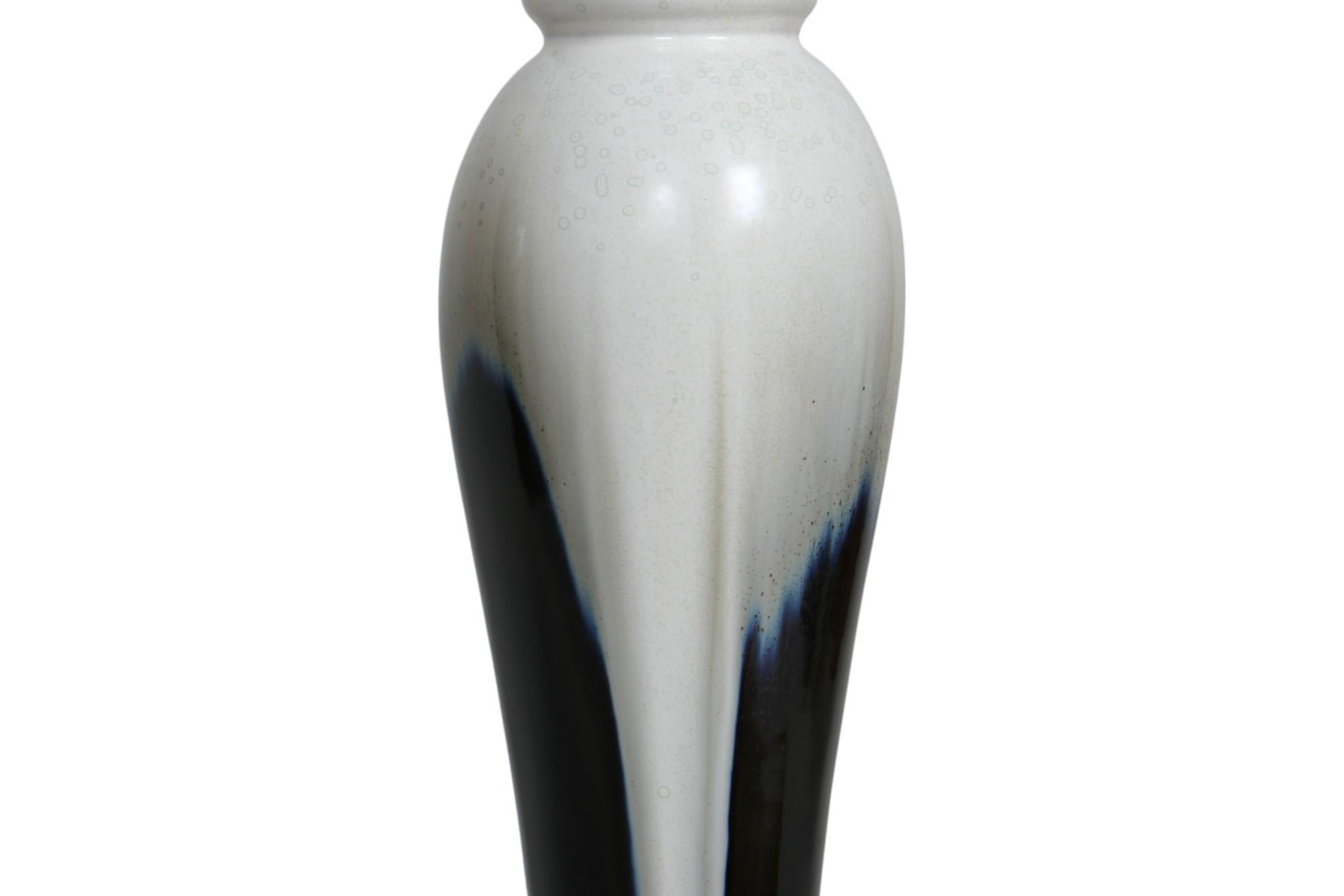 Post Moderne Drip Glazed Ceramic Table Lamp In Good Condition For Sale In Bradenton, FL
