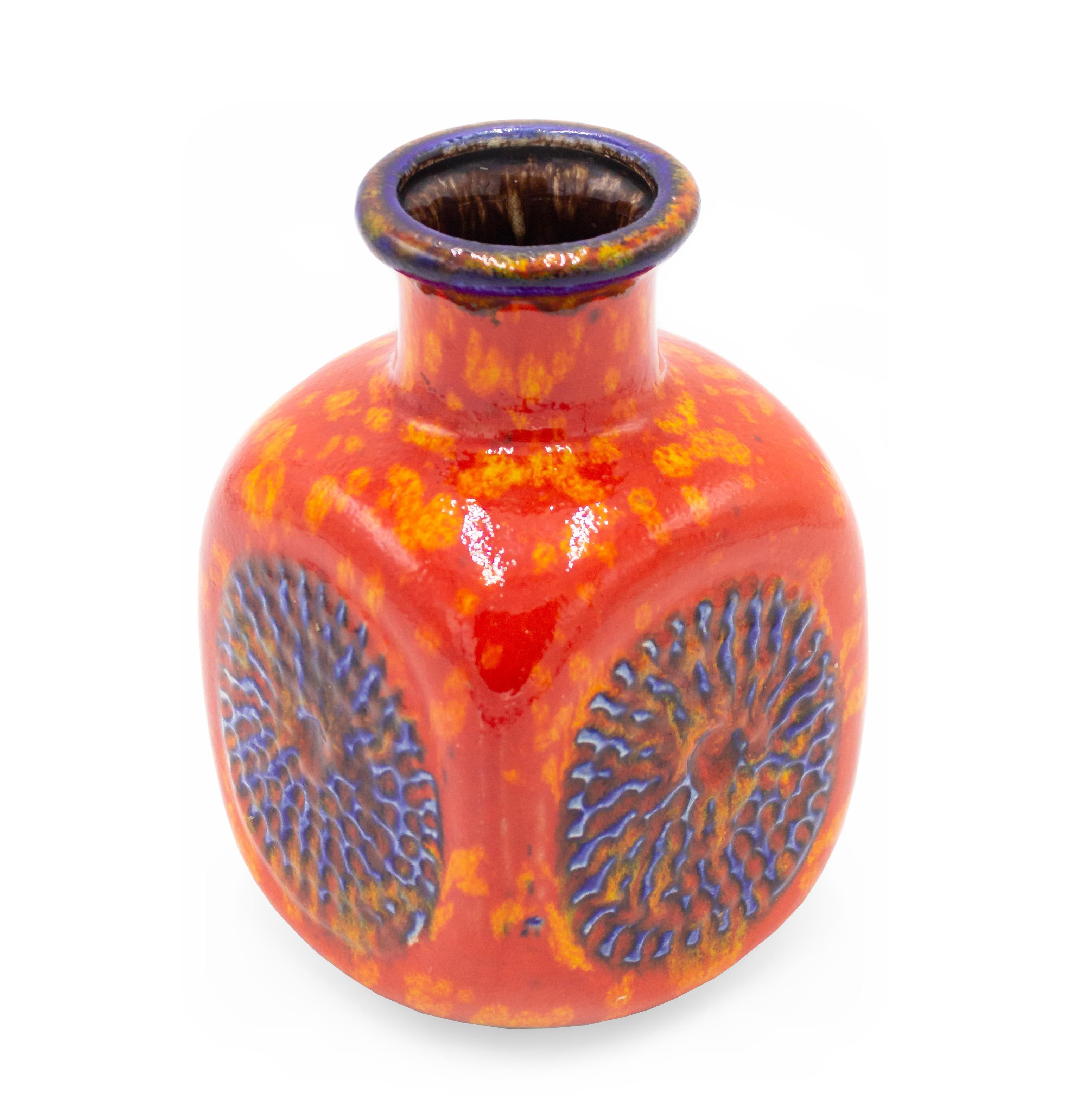 Moderno Vaso in ceramica arancione con disegno blu di Bay Keramic del dopoguerra in vendita