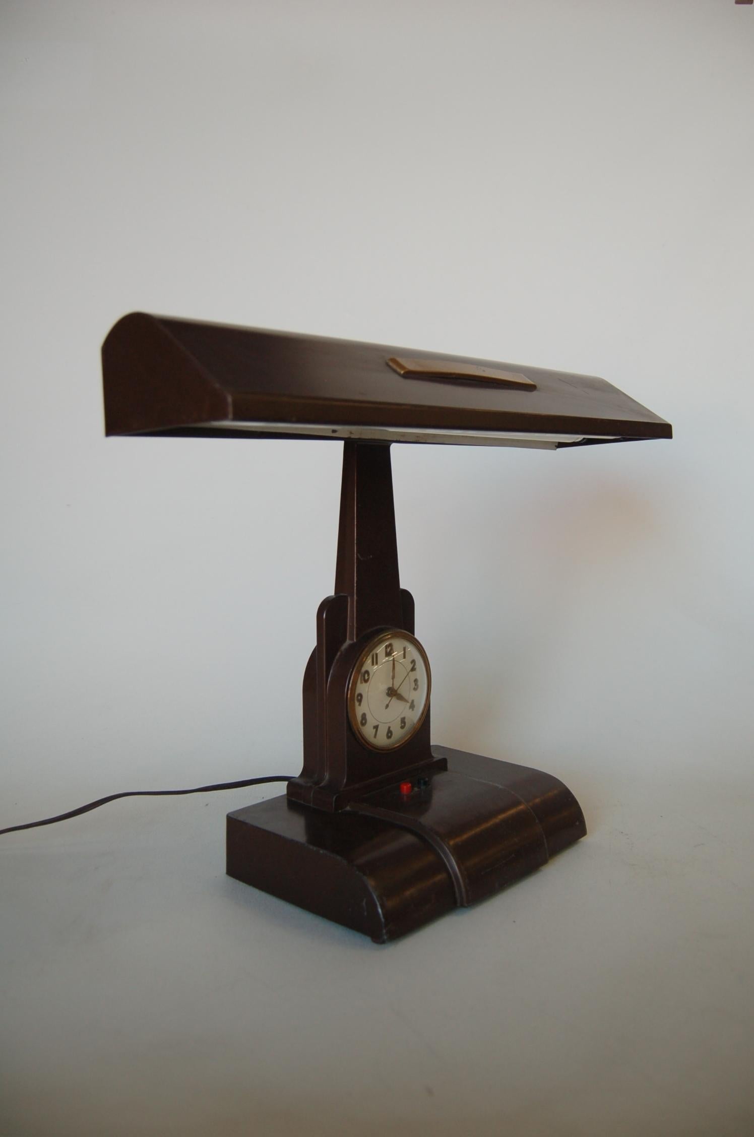 desk lamp with clock