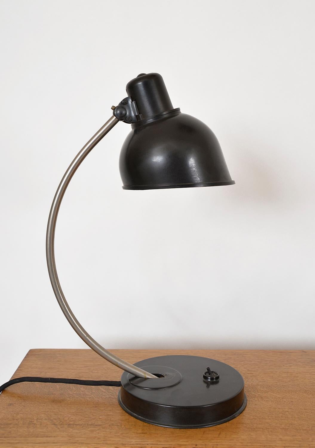 Post-War Helion Bakelite Desk Task Lamp East German Industrial 1950s MidCentury  In Good Condition For Sale In Sherborne, Dorset