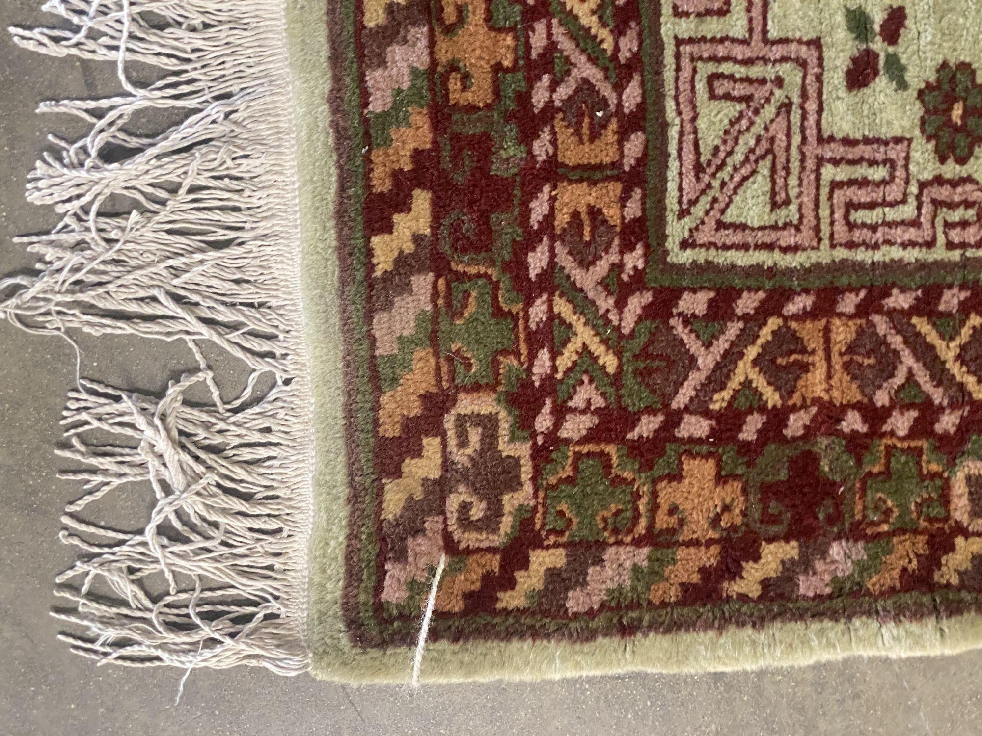 Handgewebter Teppich-Läufer im persischen Nachkriegsstil, 1950er Jahre im Zustand „Hervorragend“ im Angebot in Van Nuys, CA