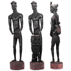 Paire de figures monumentales africaines ébénisées