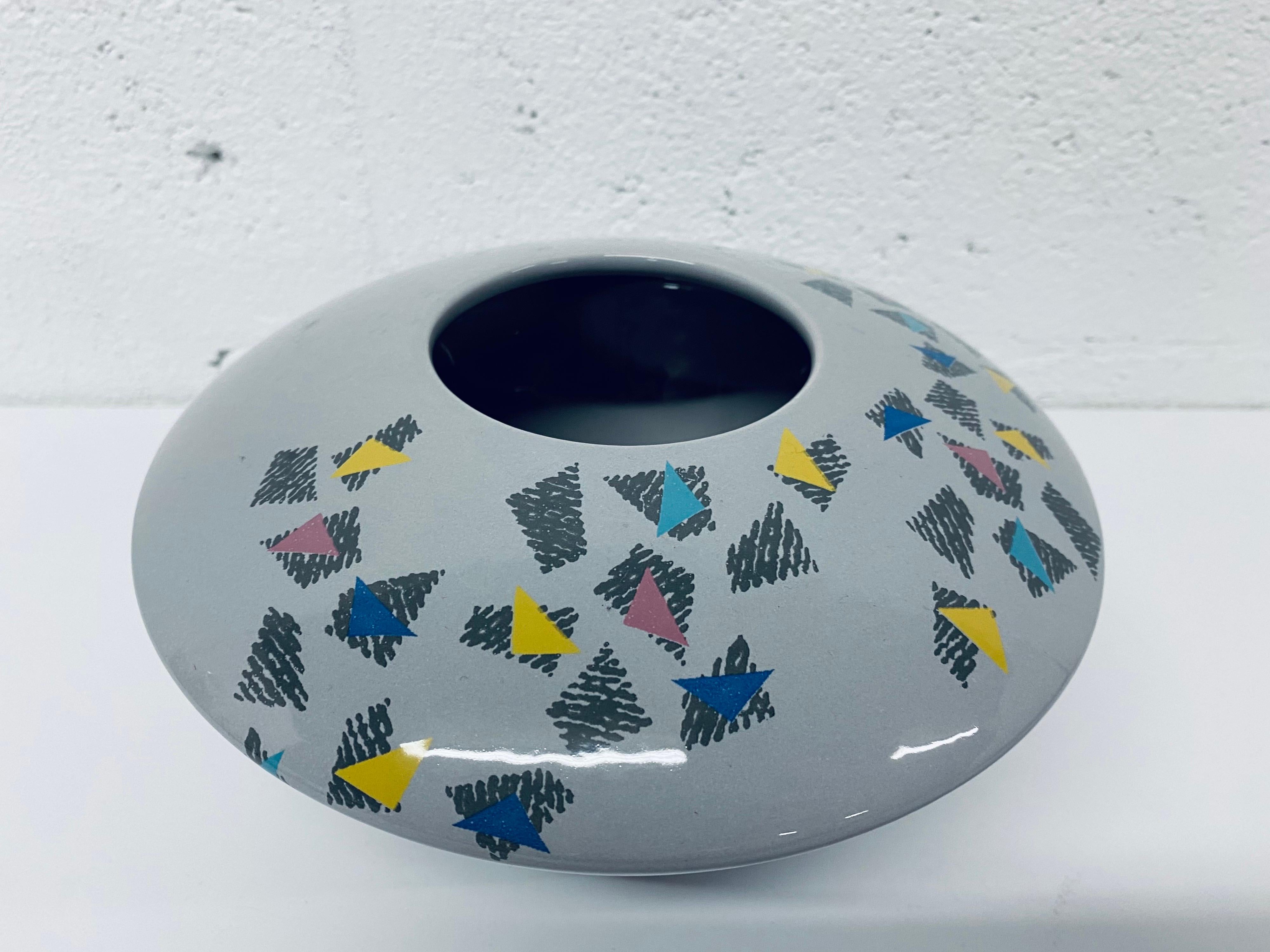 Postmodern Geometric Ceramic Vase Signed Baldelli In Good Condition For Sale In Miami, FL