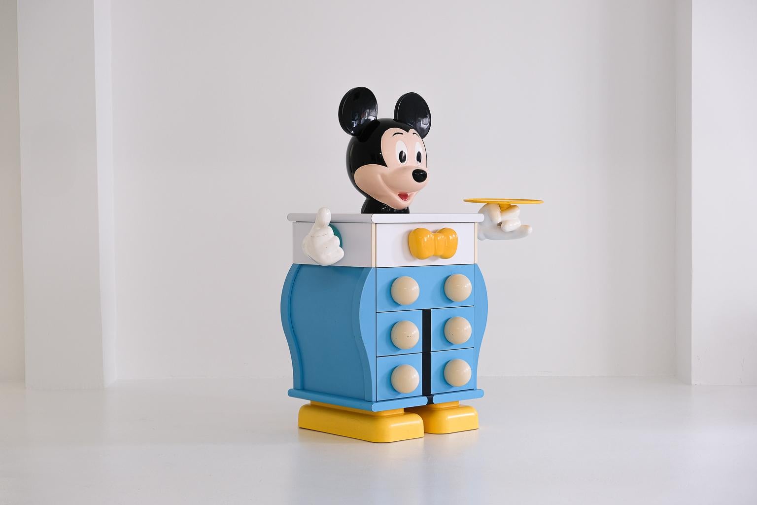 Postmoderne Commode Postmoder Mickey Mouser de Pierre Colleu pour Disney par Starform en vente