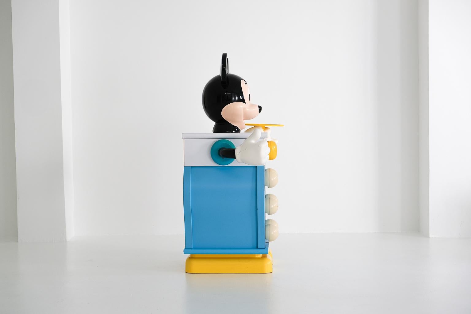 Français Commode Postmoder Mickey Mouser de Pierre Colleu pour Disney par Starform en vente