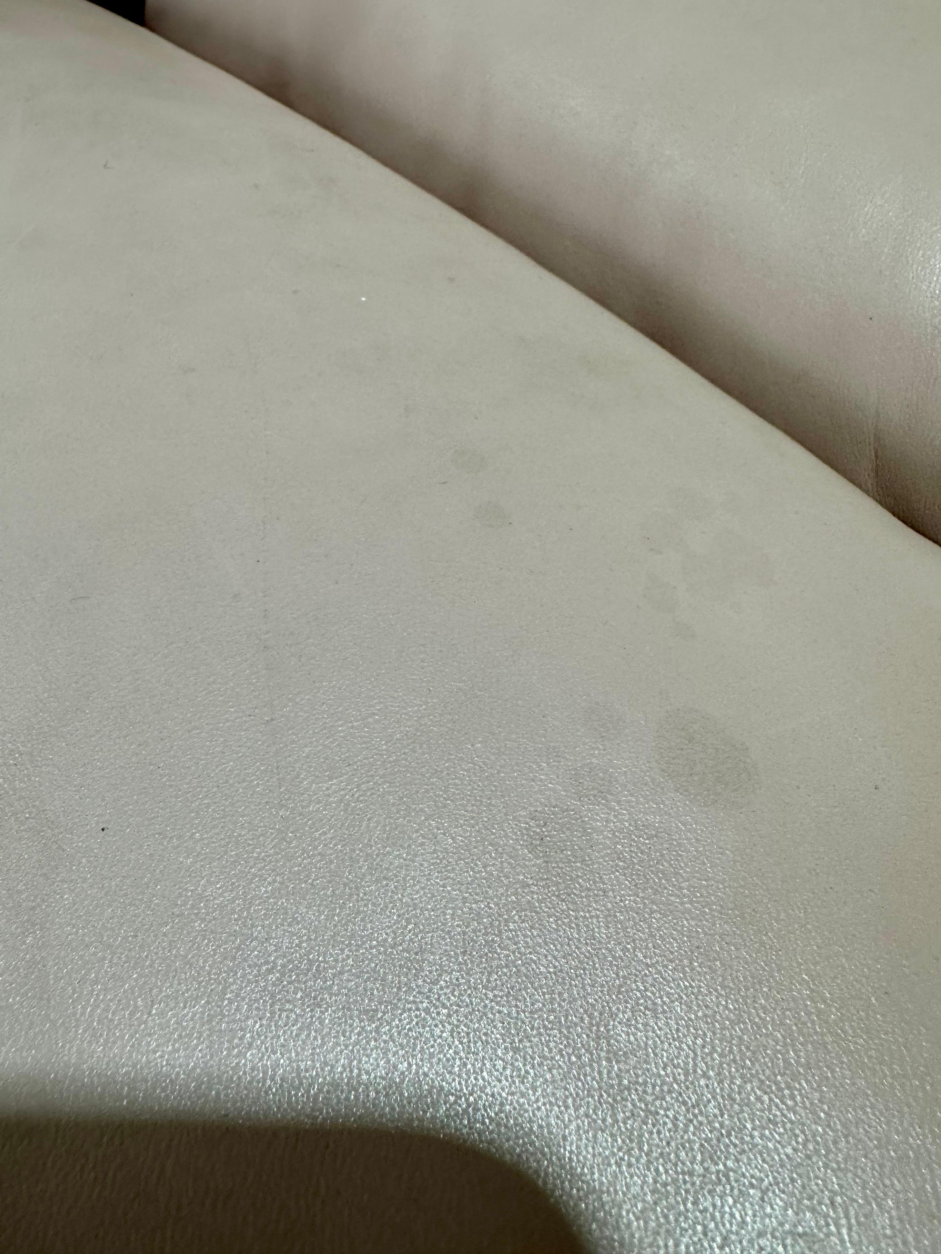 Postmodernes skulpturales rosa Ledersofa aus den 1990er Jahren im Angebot 4