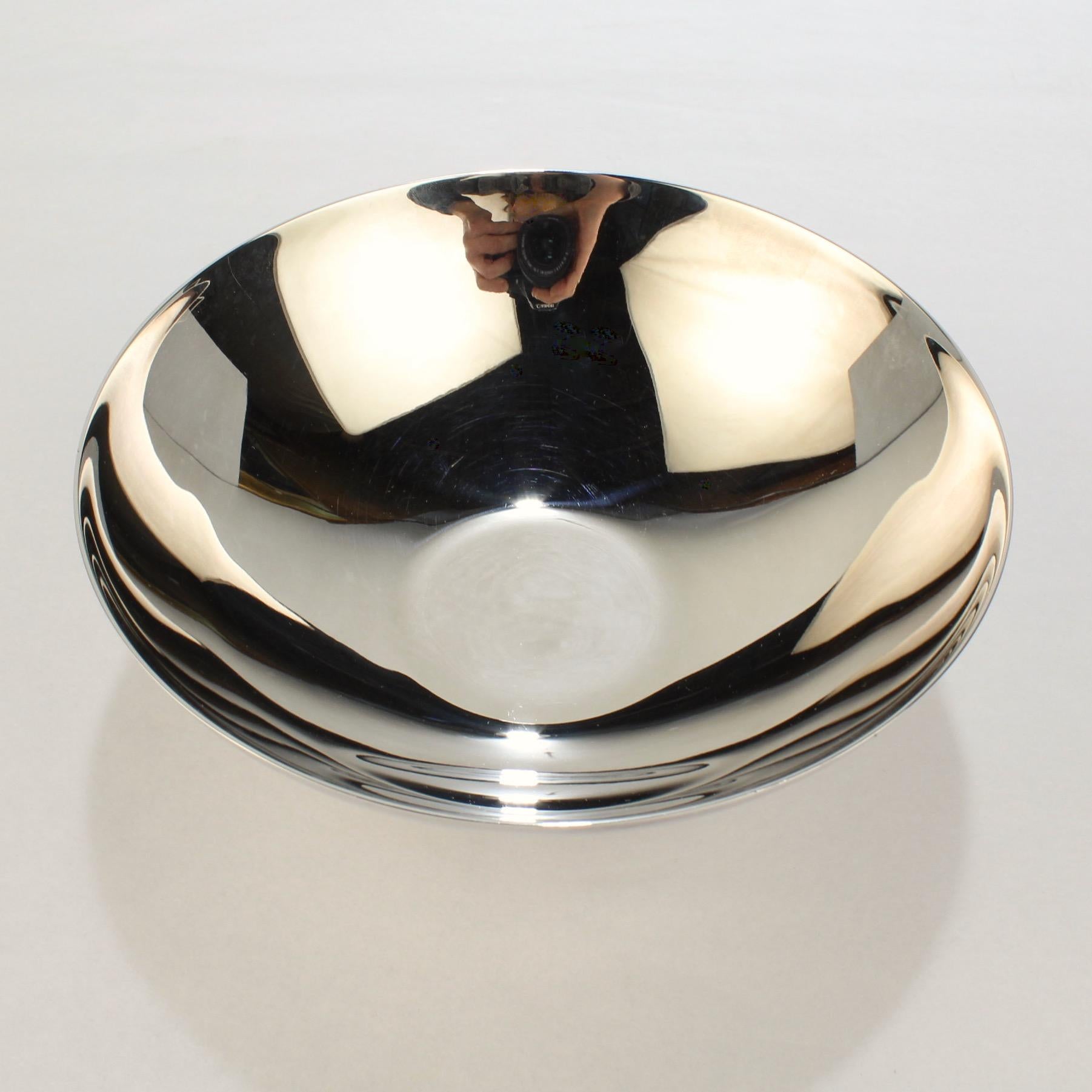 Bol croisé postmoderne en métal argenté de Richard Meier pour Swid Powell Unisexe en vente